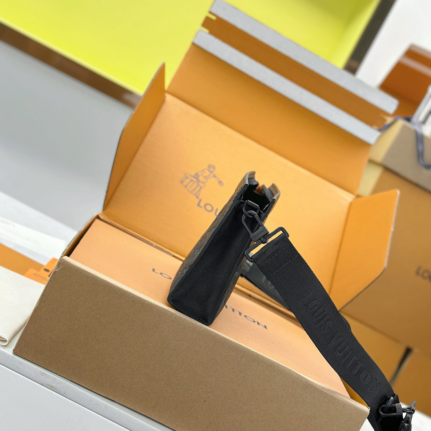 Louis Vuitton Gaston Wearable Wallet  M81115 - DopestKickz