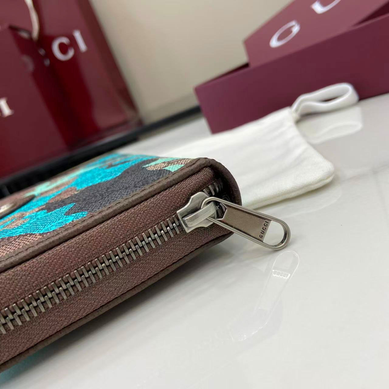 Gucci GG zip-around Wallet 834694 - DopestKickz