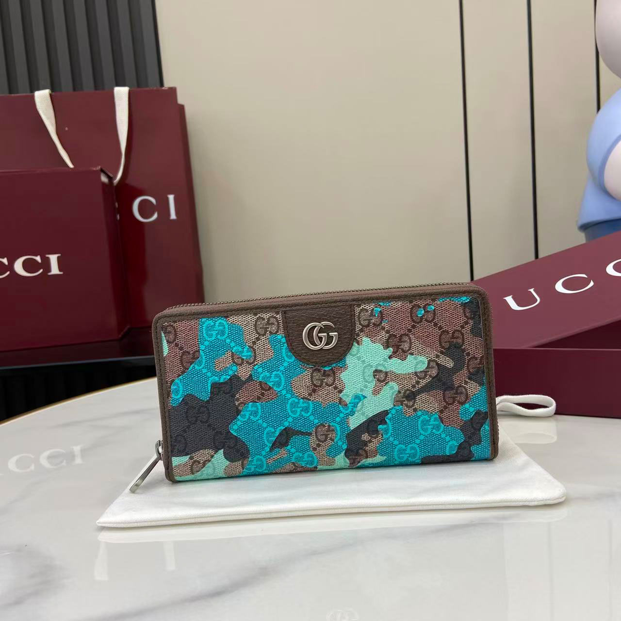 Gucci GG zip-around Wallet 834694 - DopestKickz