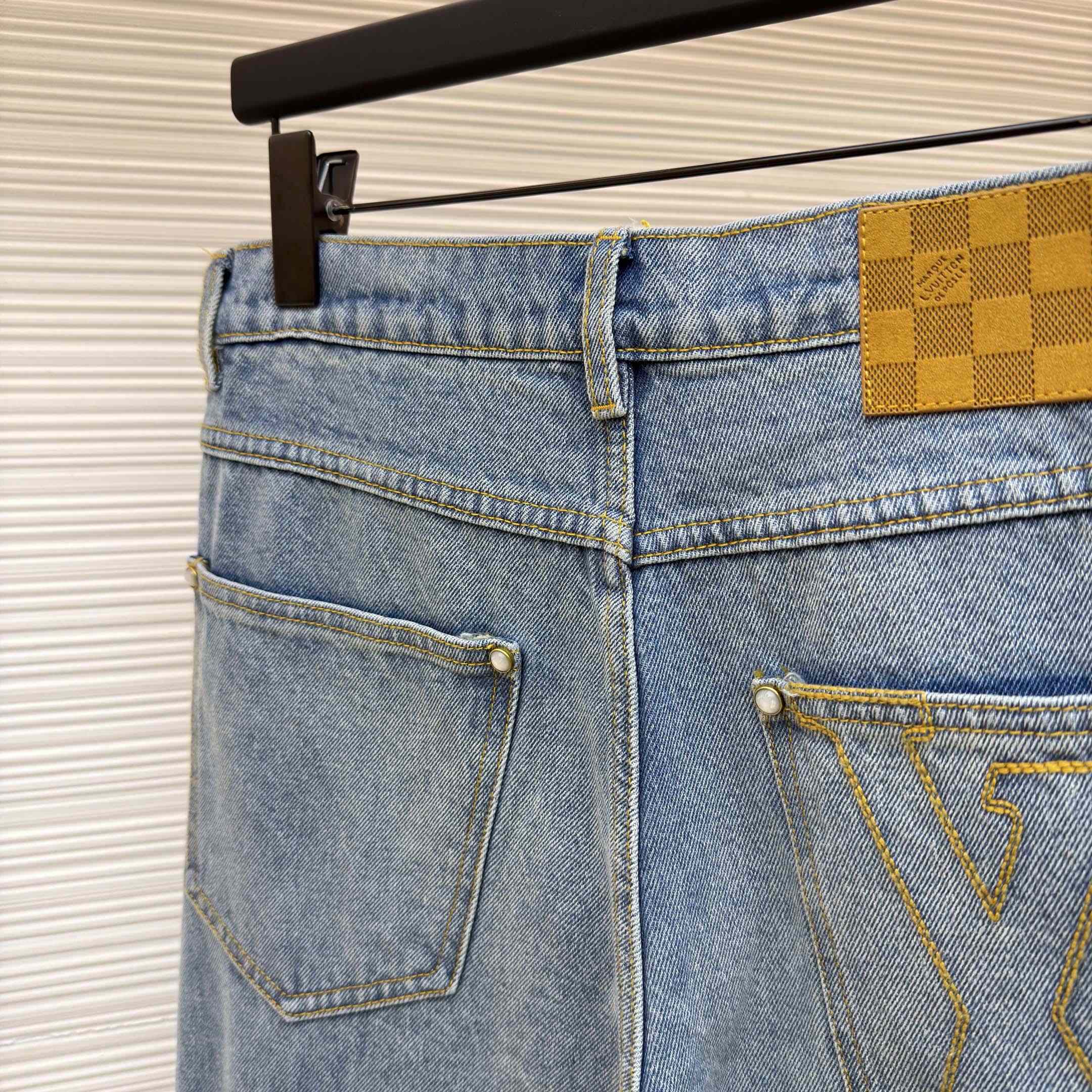 Louis Vuitton Denim Carpenter Pants    1AJBKQ - DopestKickz