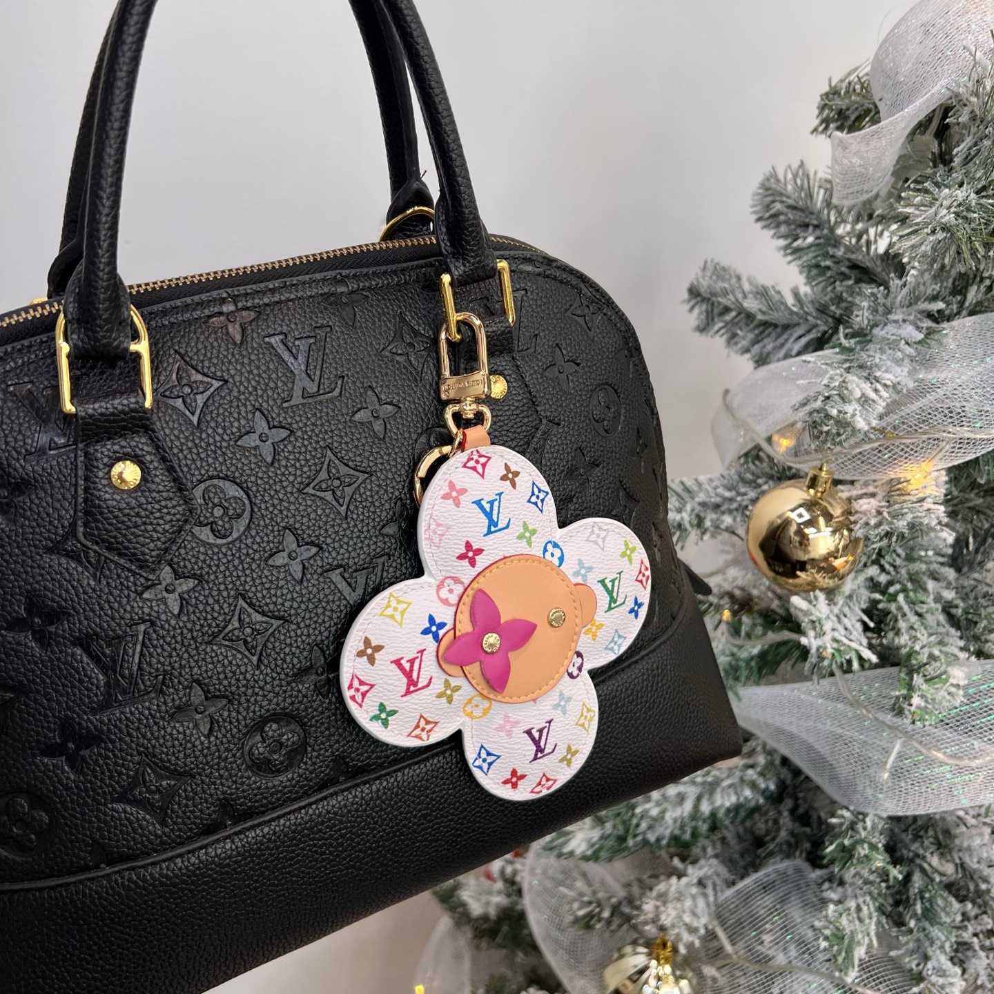 Louis Vuitton LV x TM Vivienne Head Bag Charm   M03728 - DopestKickz