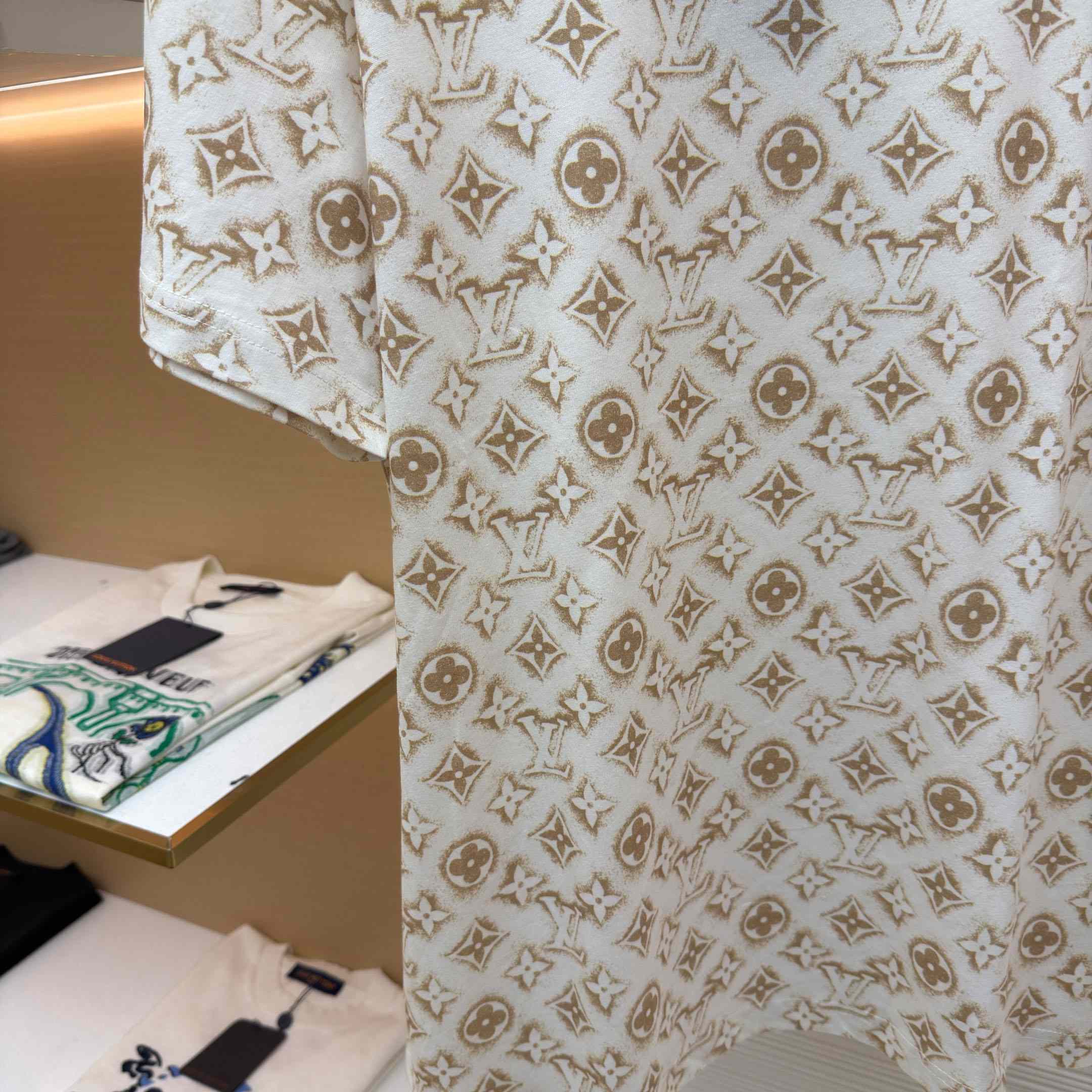 Louis Vuitton Monogram Print Short Sleeve Tee - DopestKickz