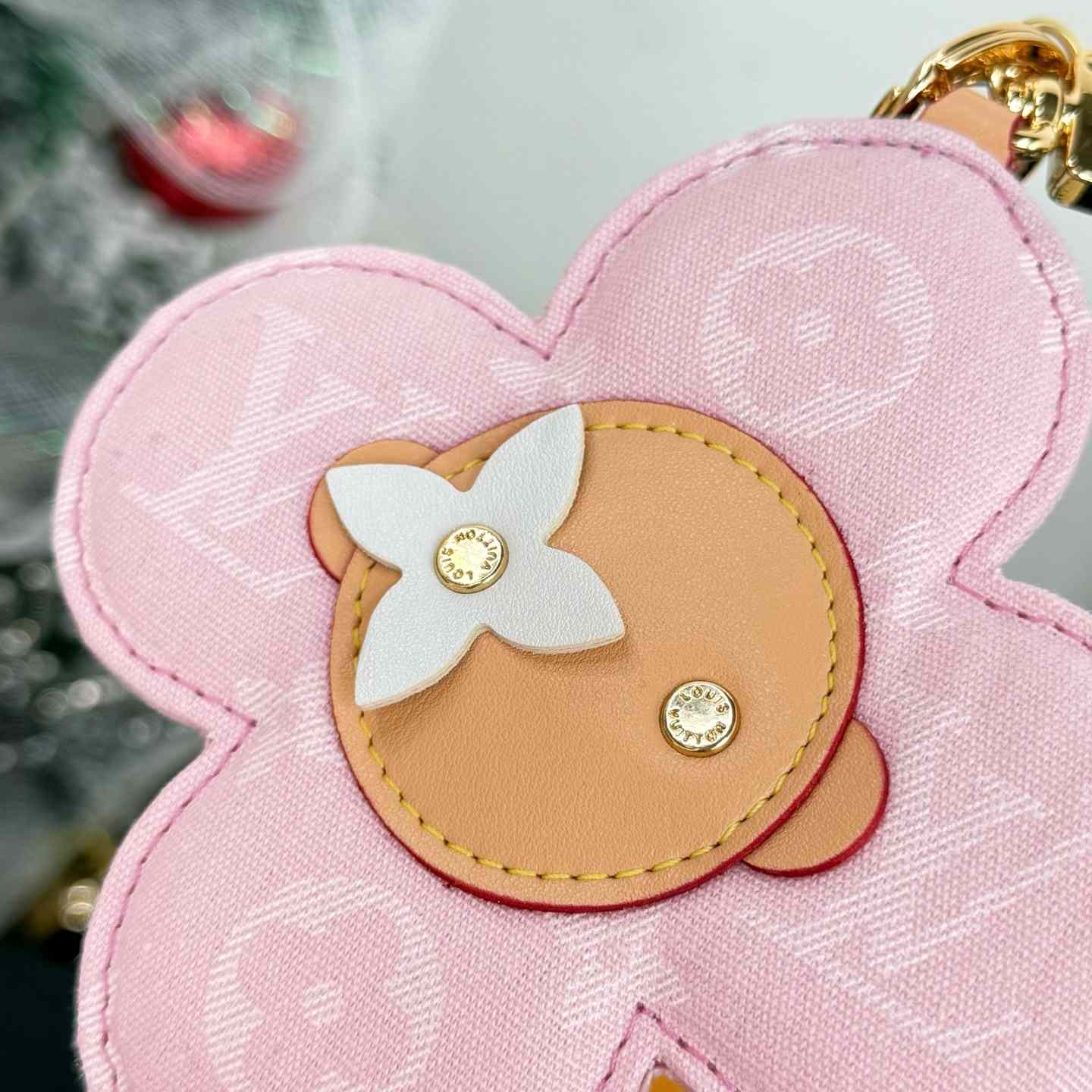 Louis Vuitton LV x TM Vivienne Head Bag Charm   M03823 - DopestKickz