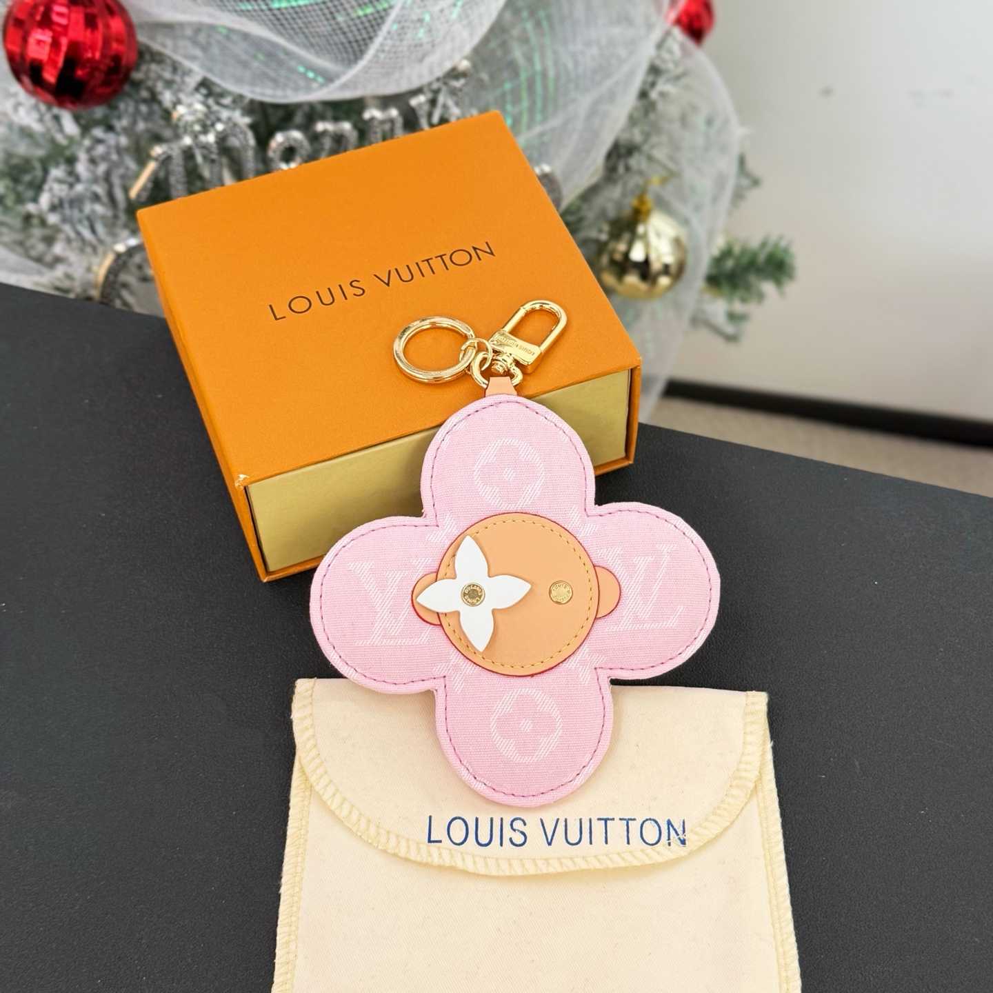 Louis Vuitton LV x TM Vivienne Head Bag Charm   M03823 - DopestKickz