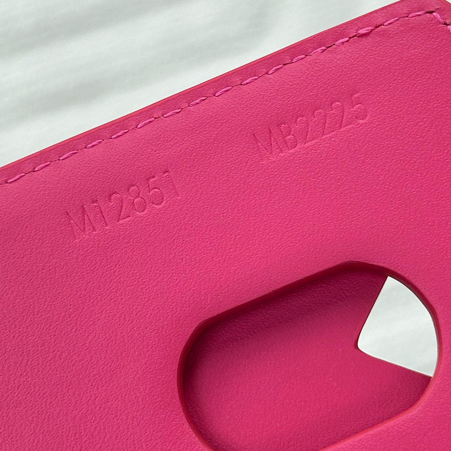 Louis Vuitton Magnetic Card Holder M12851 - DopestKickz