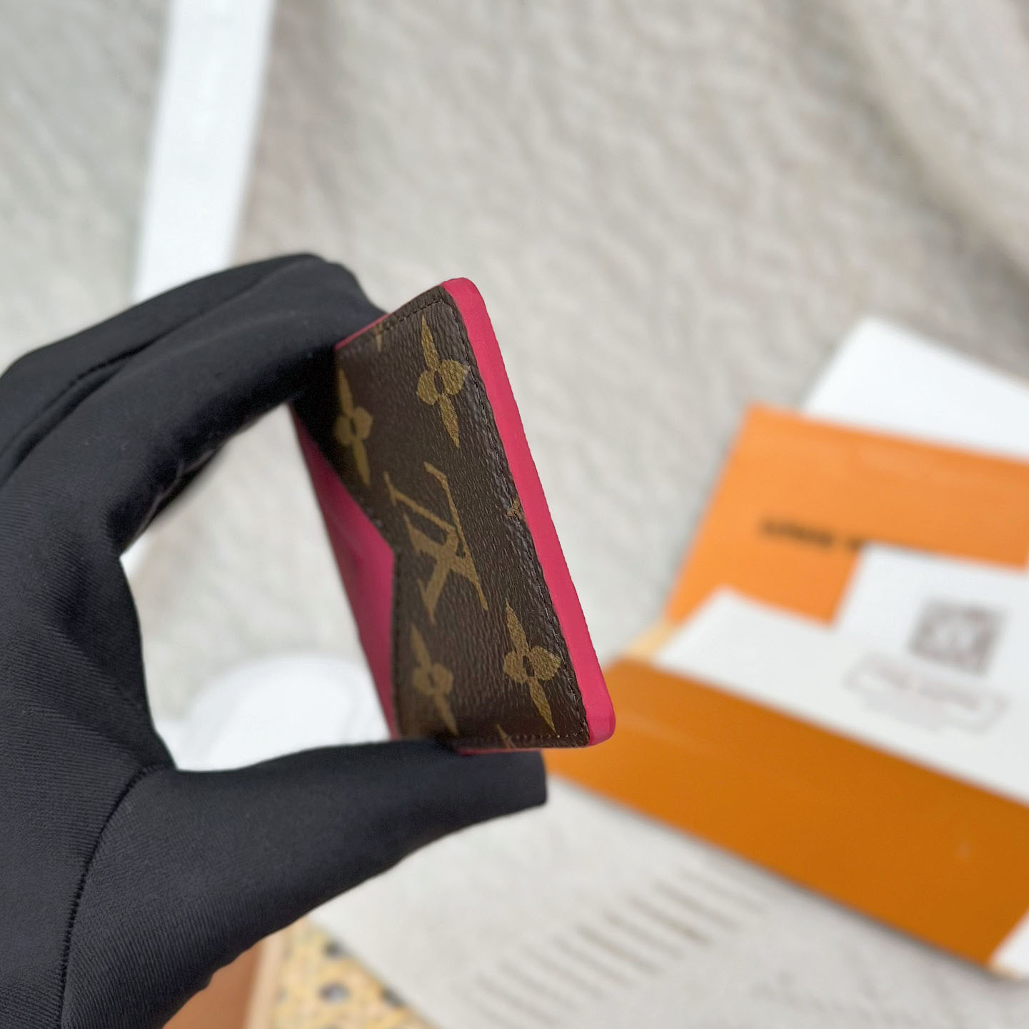 Louis Vuitton Magnetic Card Holder M12851 - DopestKickz