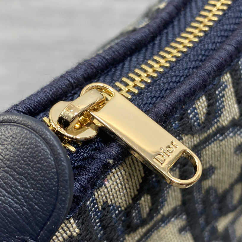 Dior Oblique Bow Pouch with Chain - DopestKickz