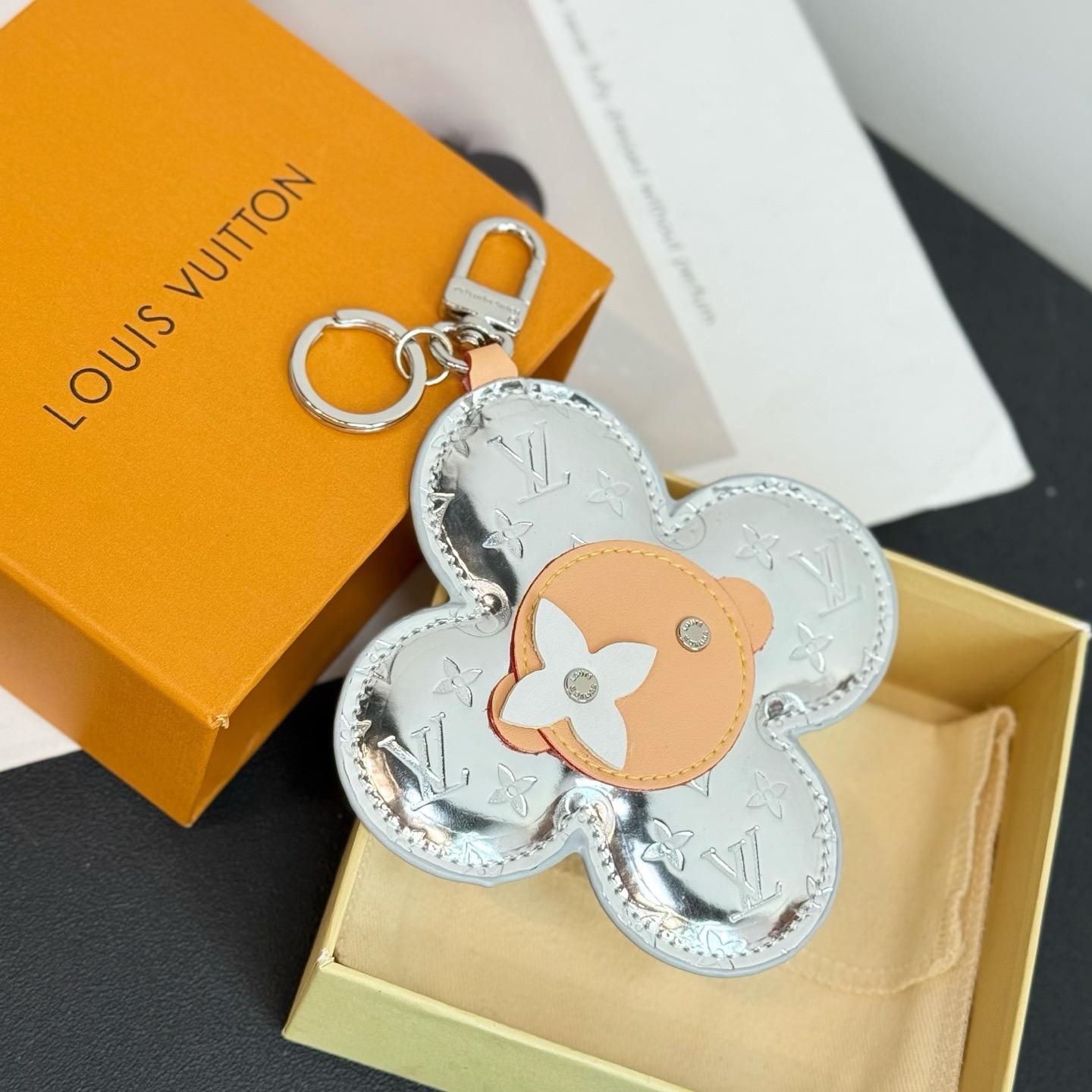 Louis Vuitton Vivienne Head Mng Mirror Key Holder   M03280 - DopestKickz