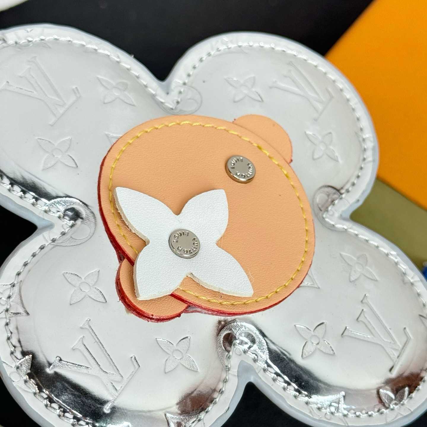 Louis Vuitton Vivienne Head Mng Mirror Key Holder   M03280 - DopestKickz