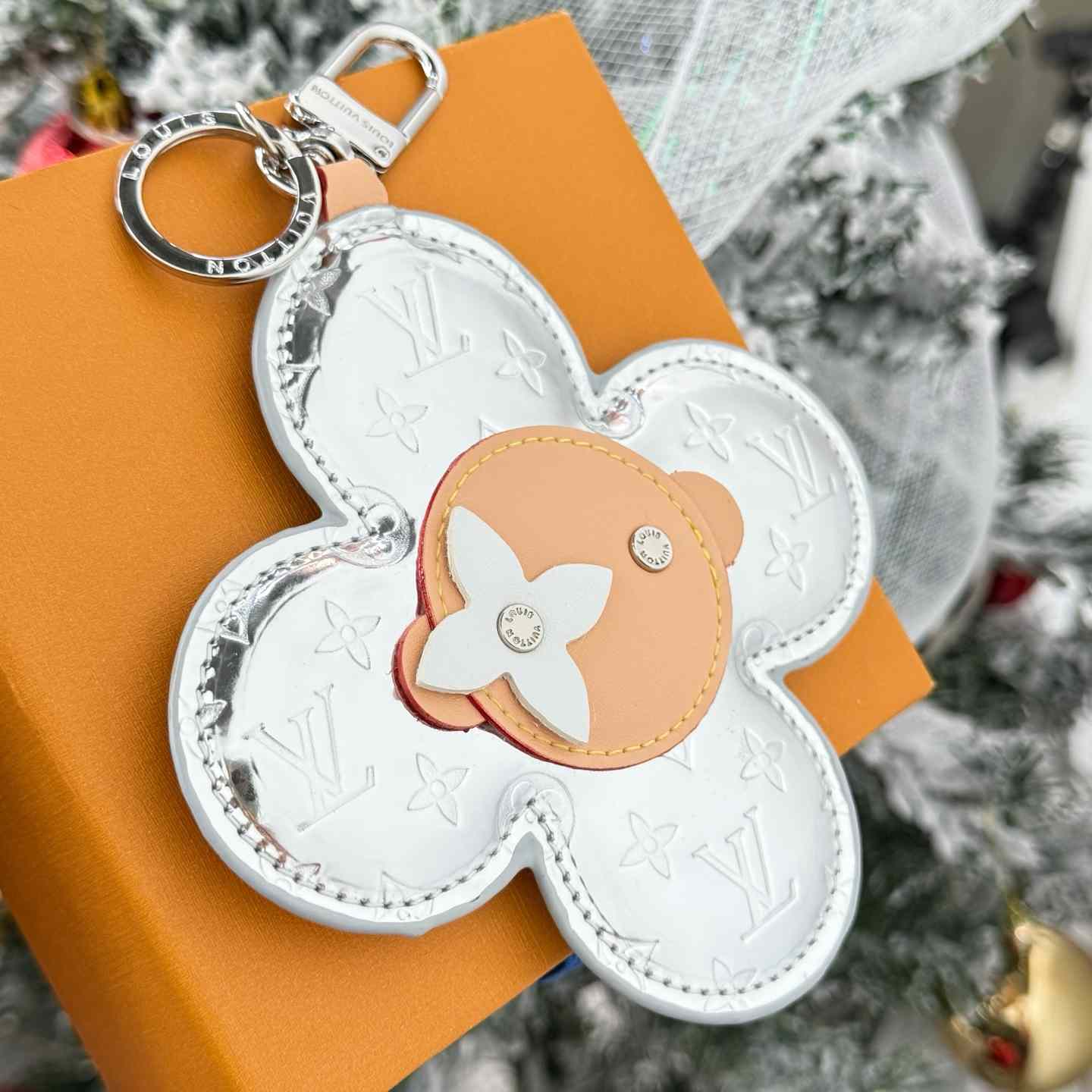 Louis Vuitton Vivienne Head Mng Mirror Key Holder   M03280 - DopestKickz