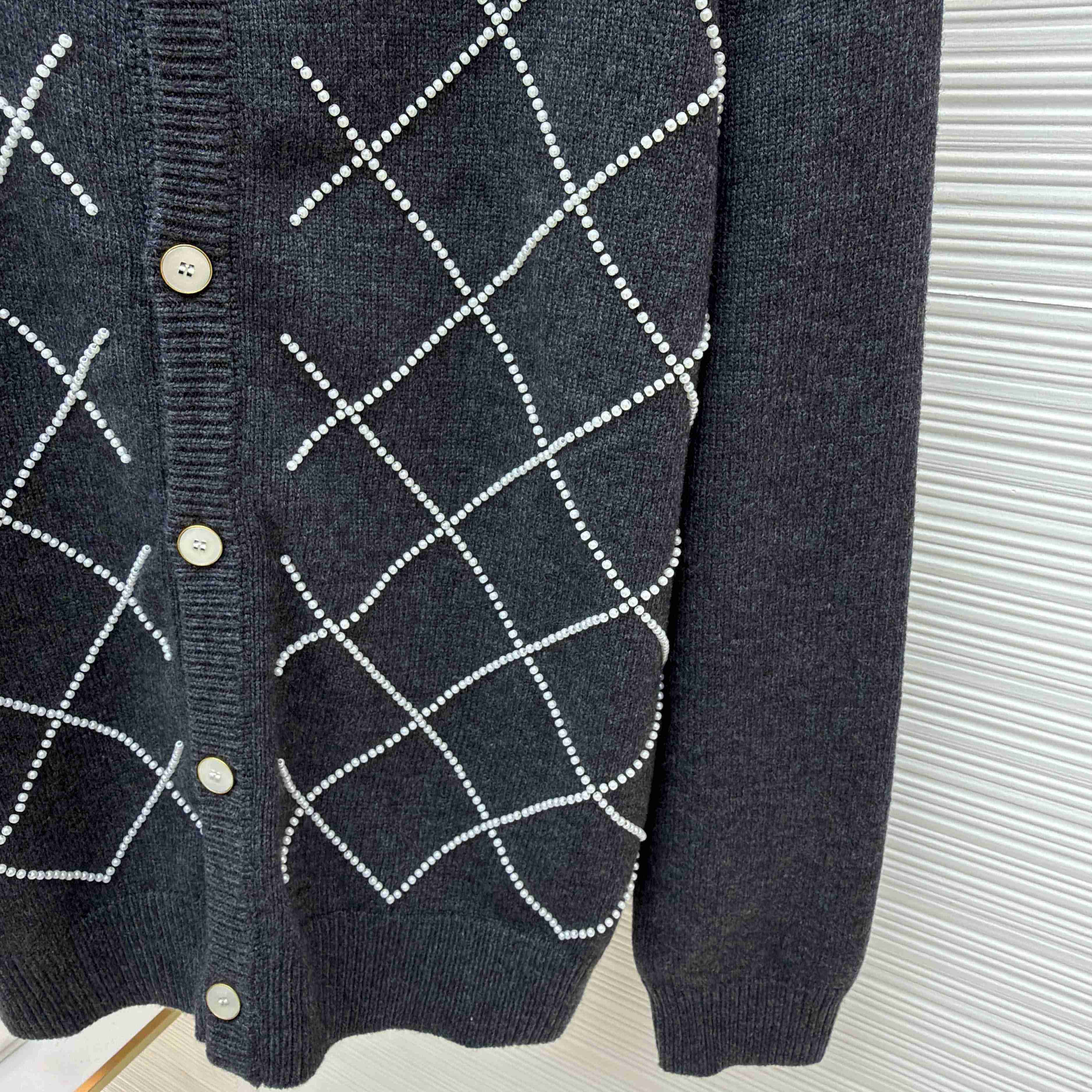 Louis Vuitton Cardigan With Pearly Embroidery   1AJBUT - DopestKickz