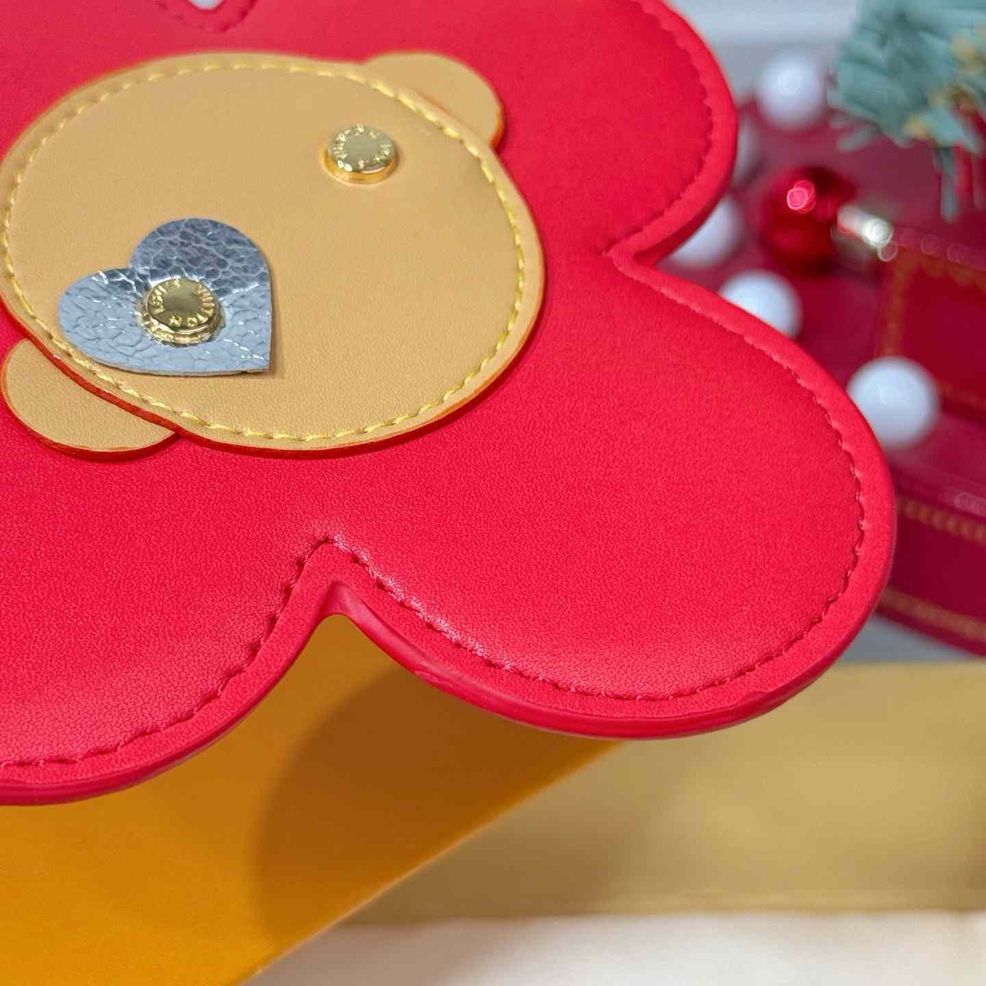 Louis Vuitton 57th Street NYC Vivienne I LV NY Bag Charm   M03661 - DopestKickz