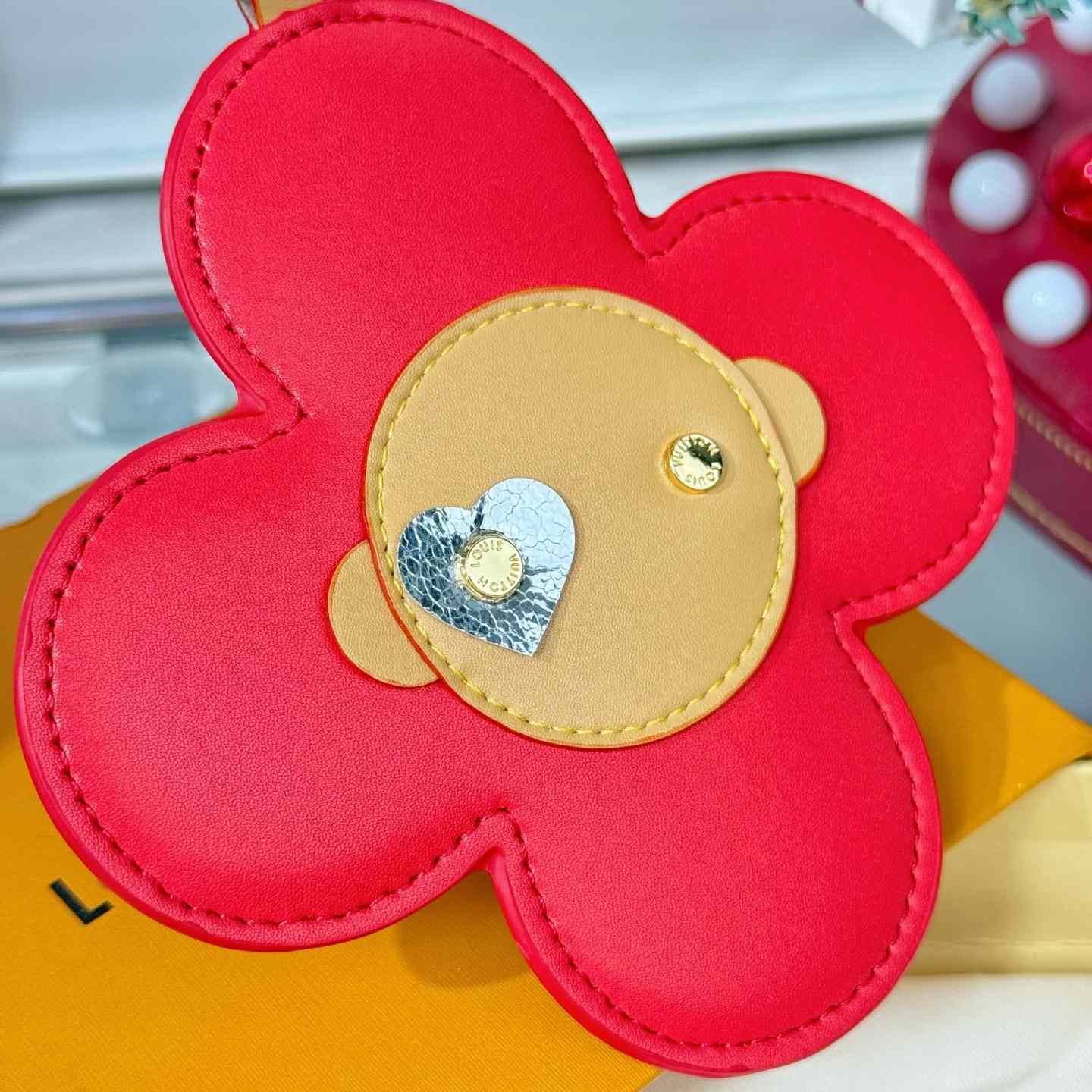 Louis Vuitton 57th Street NYC Vivienne I LV NY Bag Charm   M03661 - DopestKickz