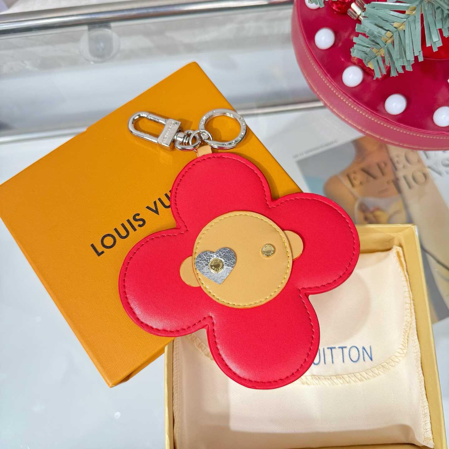 Louis Vuitton 57th Street NYC Vivienne I LV NY Bag Charm   M03661 - DopestKickz