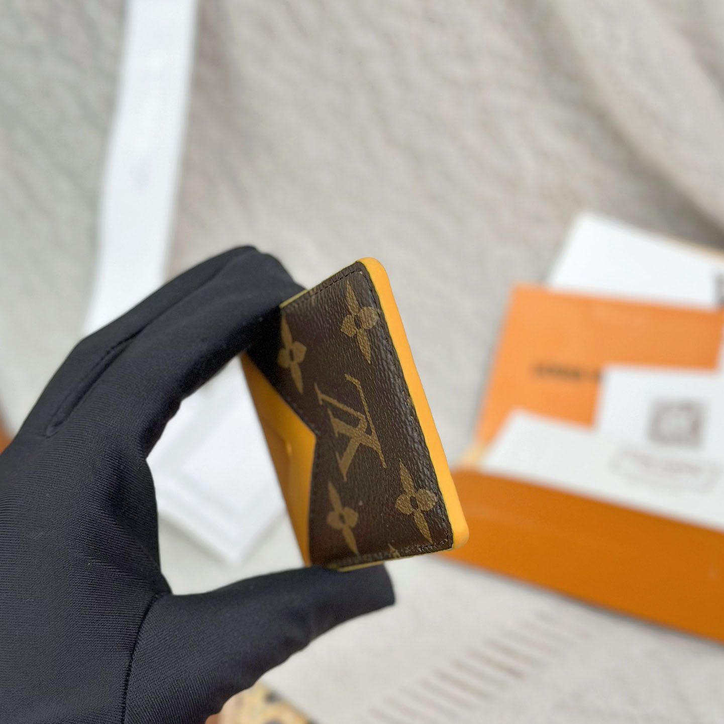 Louis Vuitton Magnetic Card Holder M12853 - DopestKickz