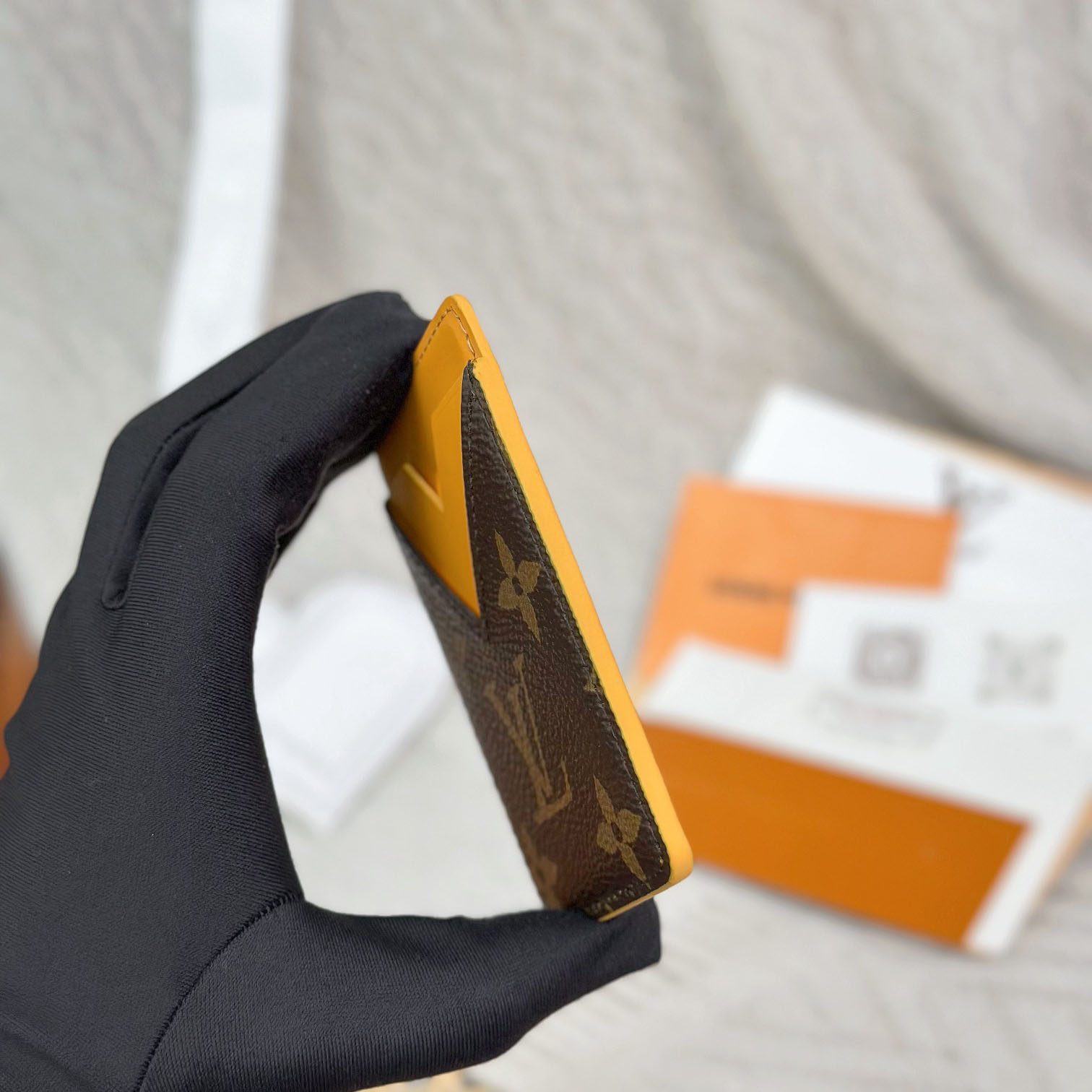 Louis Vuitton Magnetic Card Holder M12853 - DopestKickz