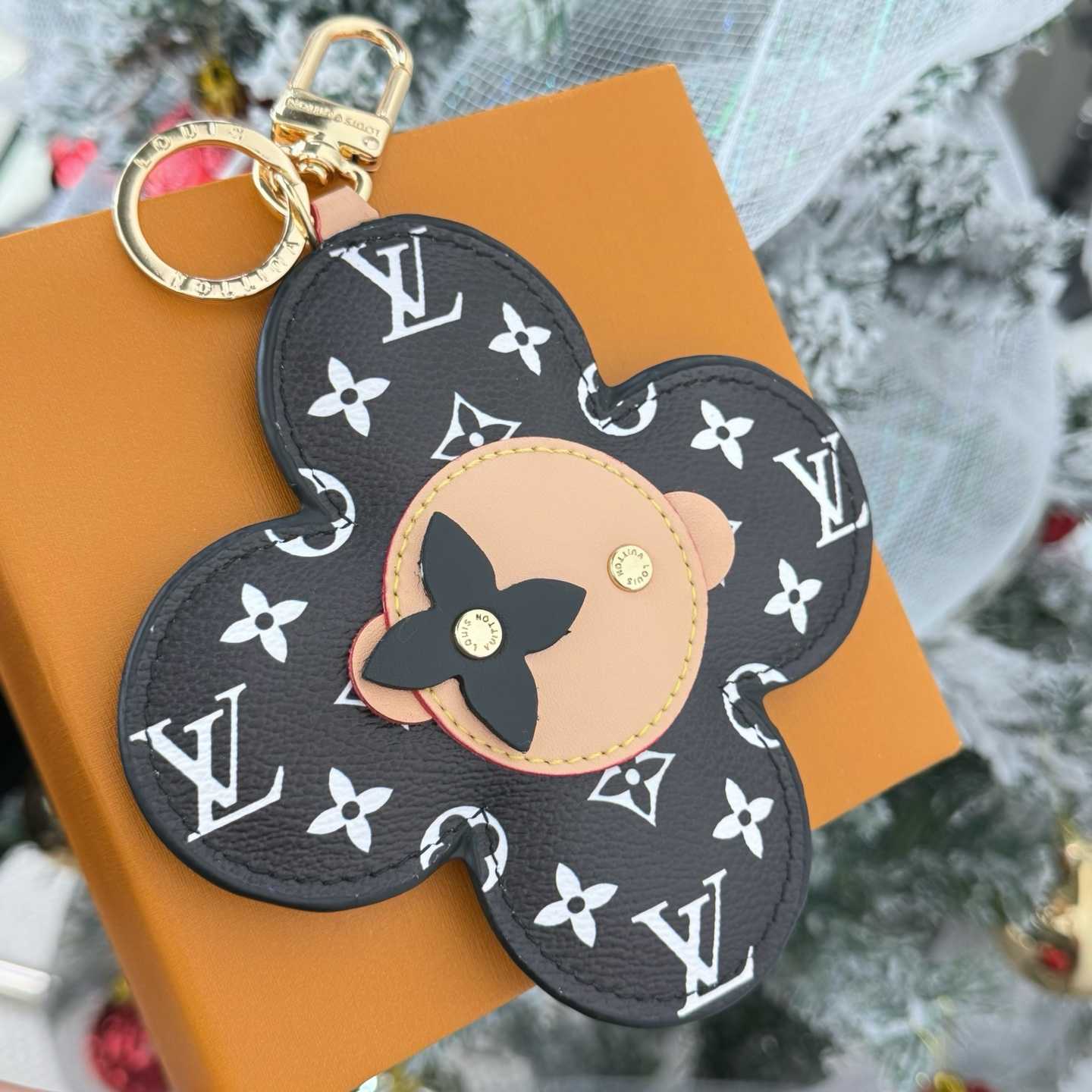 Louis Vuitton Vivienne Bag Charm   M03819 - DopestKickz