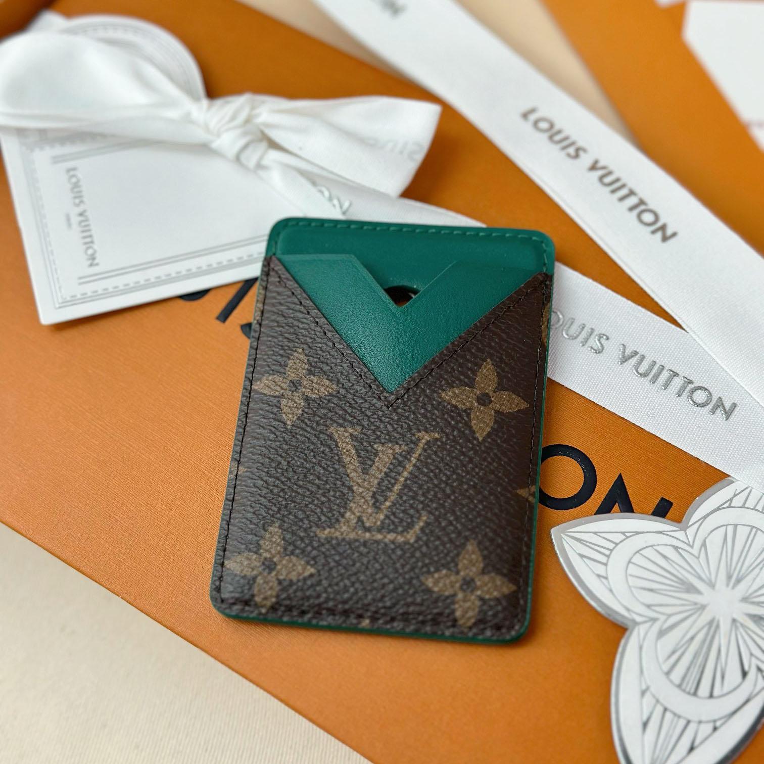 Louis Vuitton Magnetic Card Holder M12855 - DopestKickz
