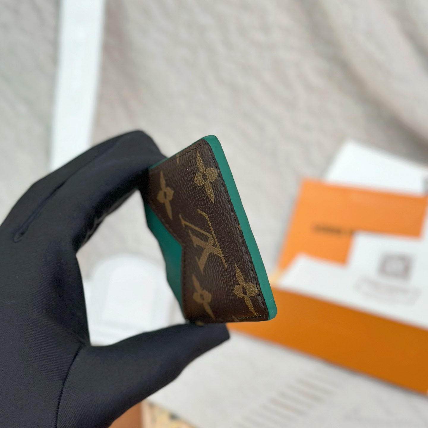 Louis Vuitton Magnetic Card Holder M12855 - DopestKickz