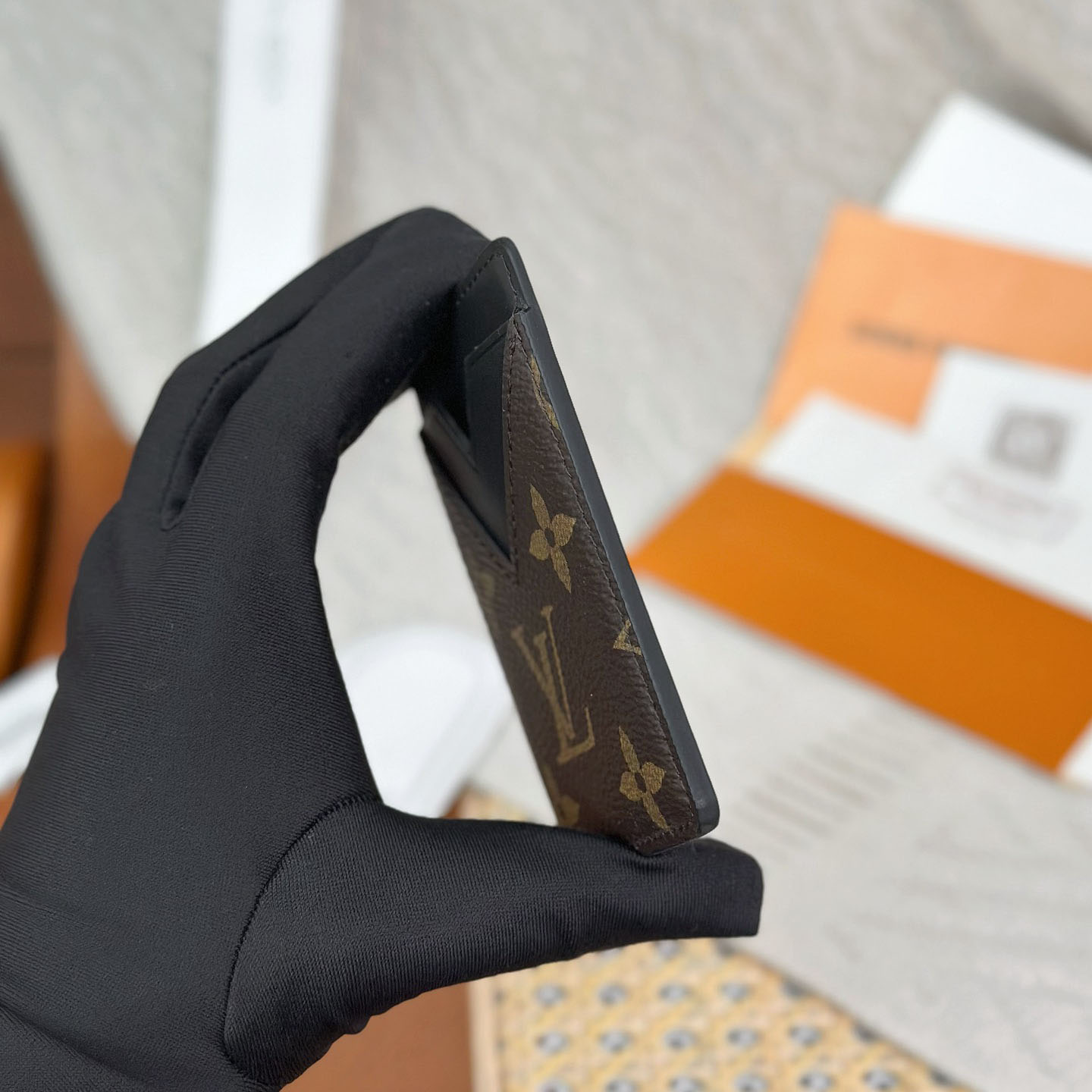 Louis Vuitton Magnetic Card Holder M13185 - DopestKickz