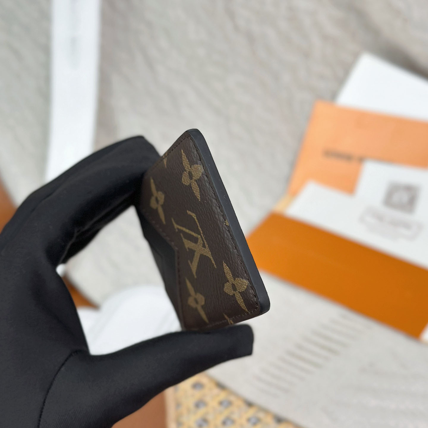 Louis Vuitton Magnetic Card Holder M13185 - DopestKickz