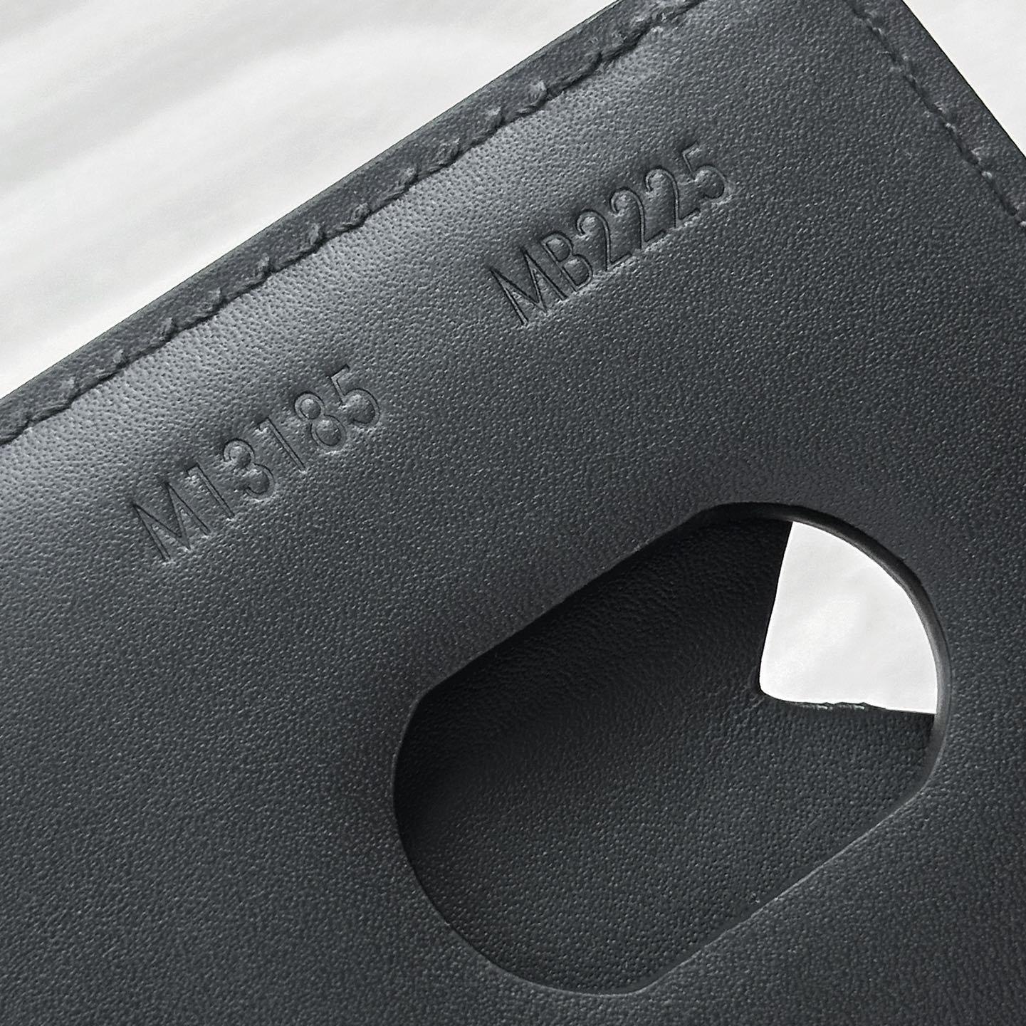 Louis Vuitton Magnetic Card Holder M13185 - DopestKickz