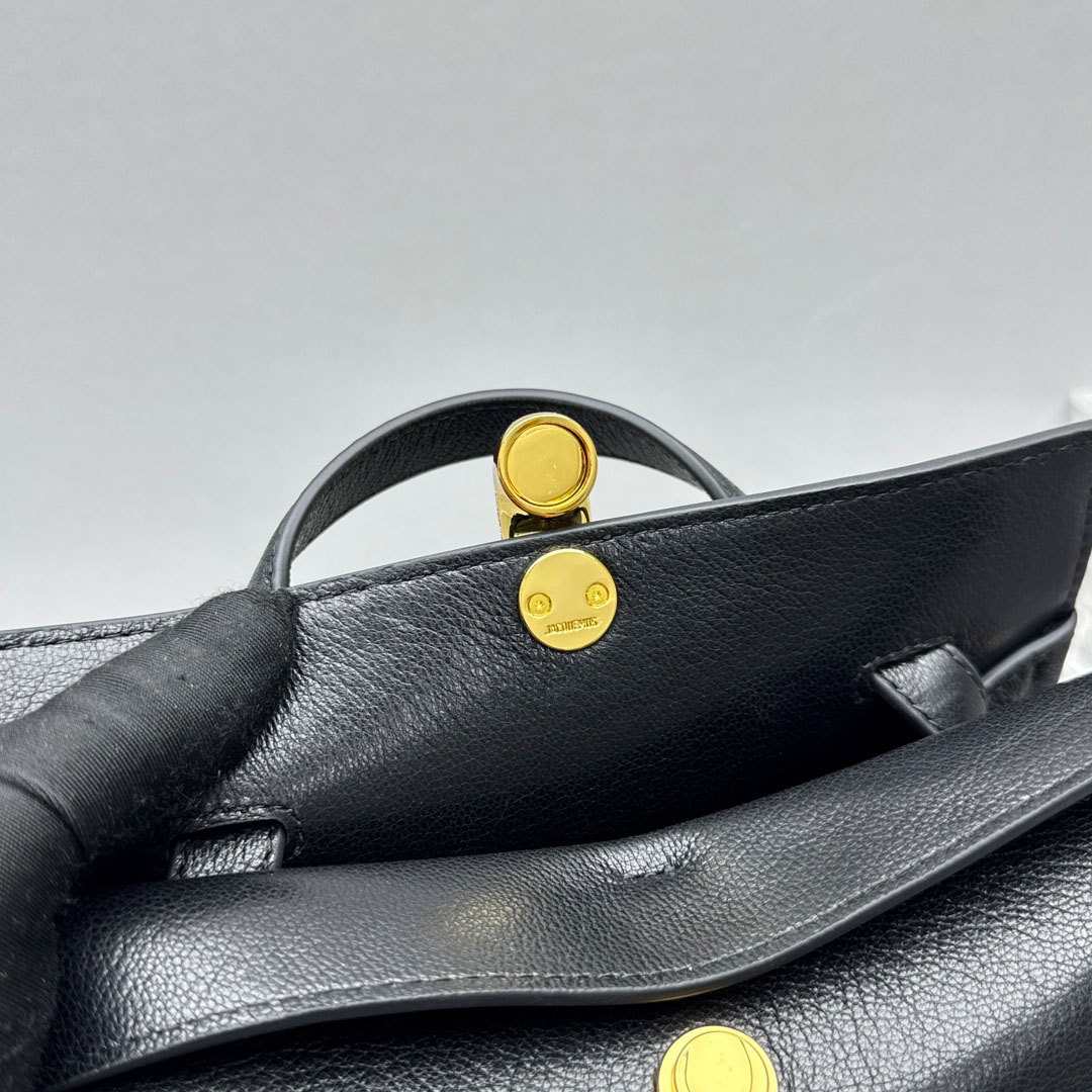 Jacquemus Small Valerie Bag - DopestKickz