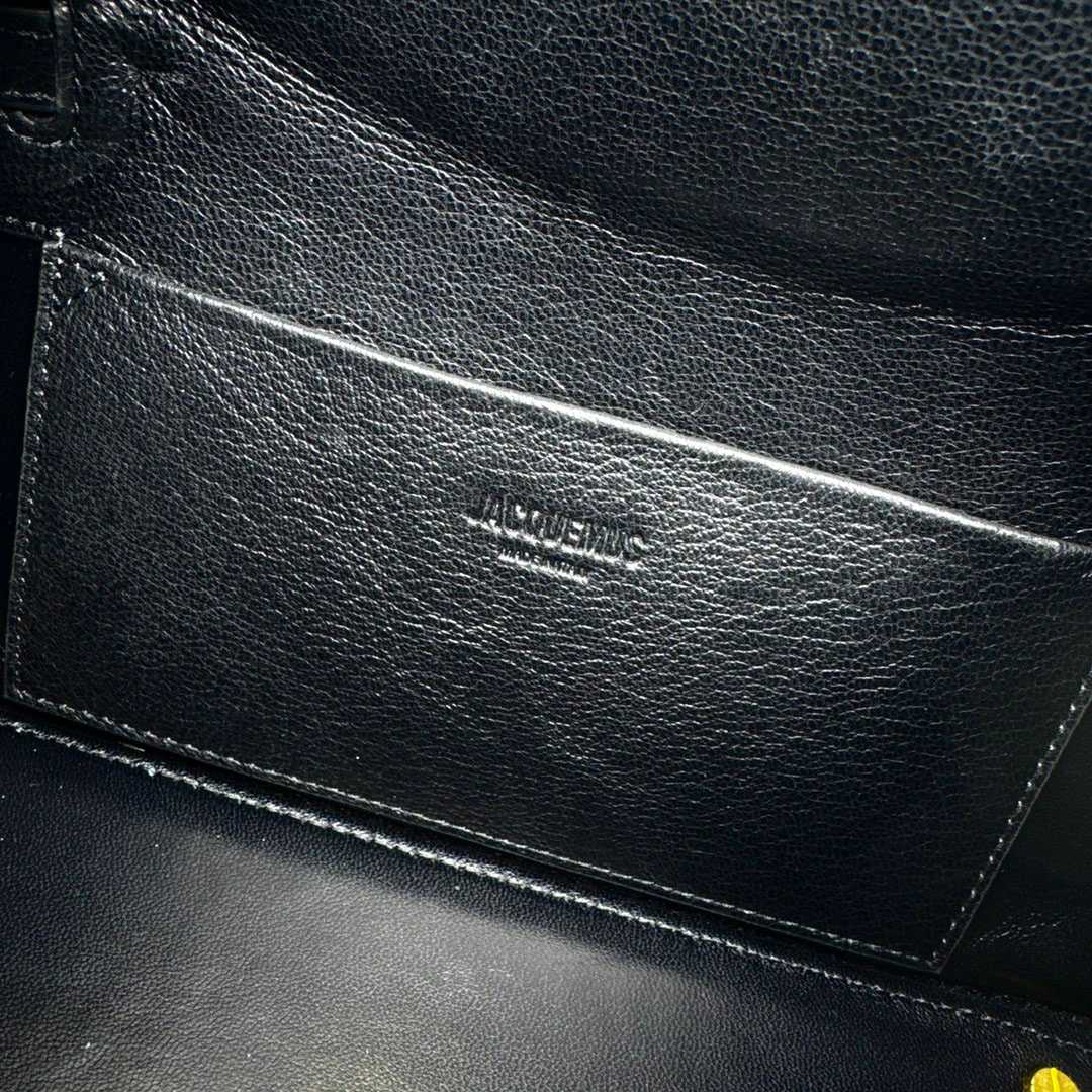 Jacquemus Small Valerie Bag - DopestKickz