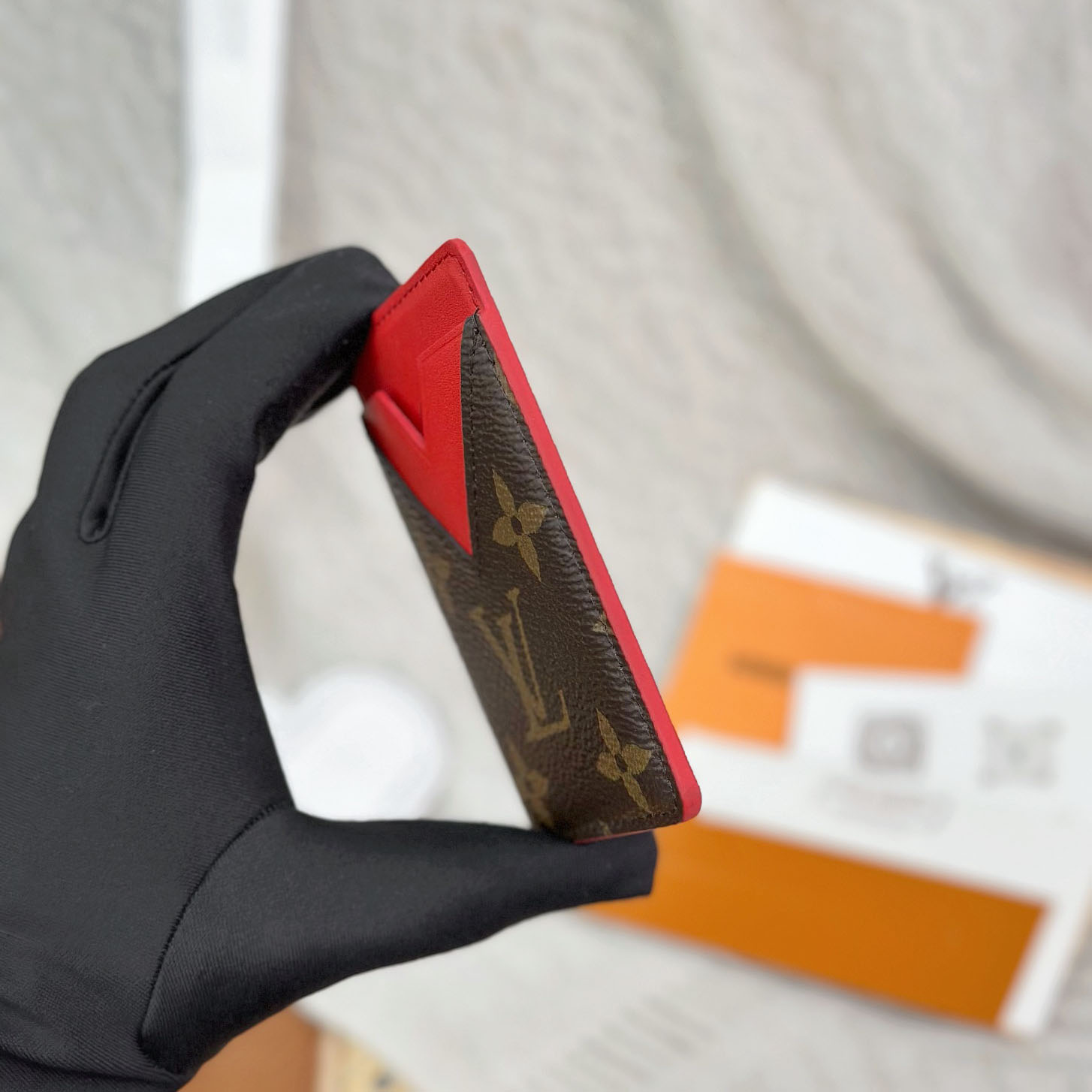 Louis Vuitton Magnetic Card Holder M12856 - DopestKickz