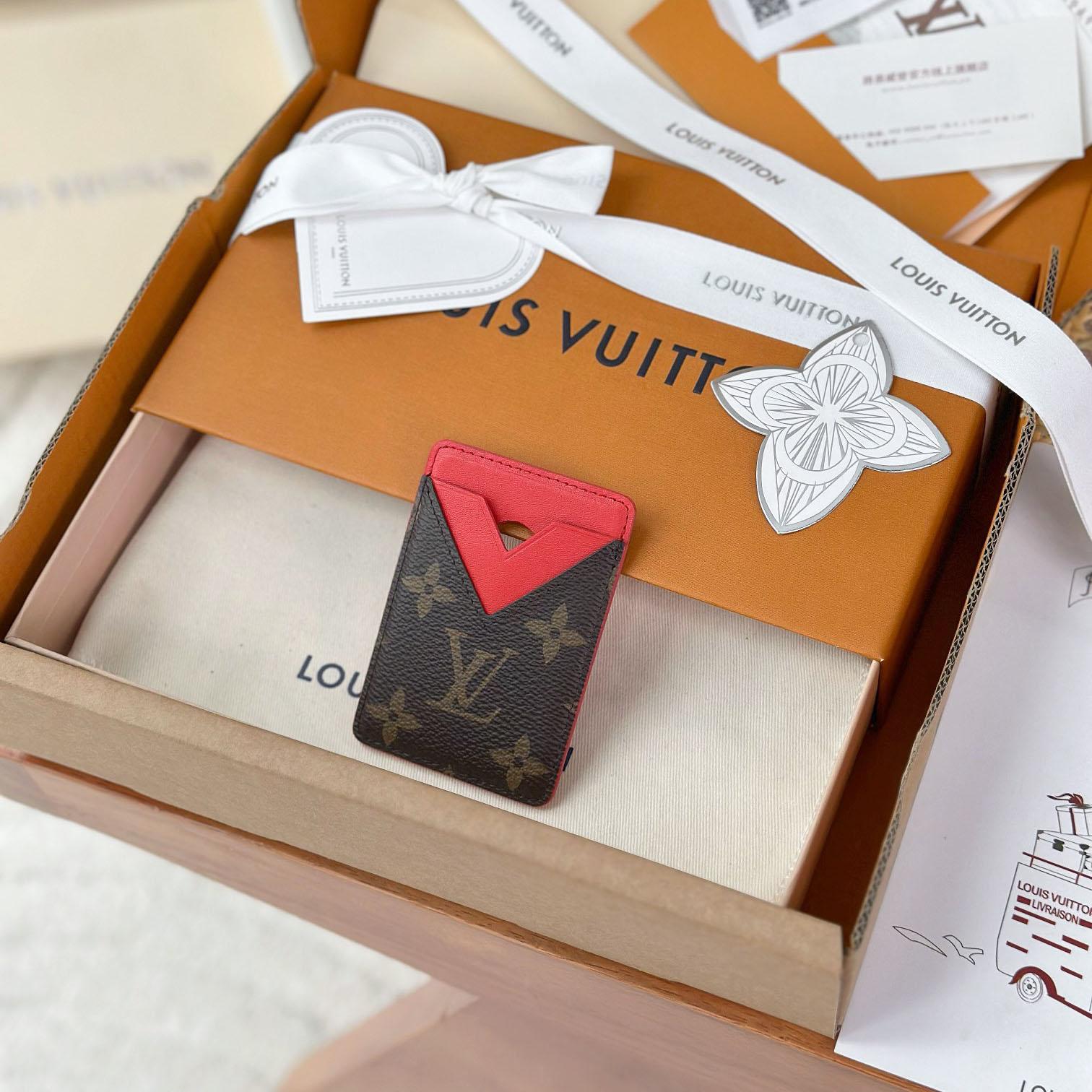 Louis Vuitton Magnetic Card Holder M12856 - DopestKickz