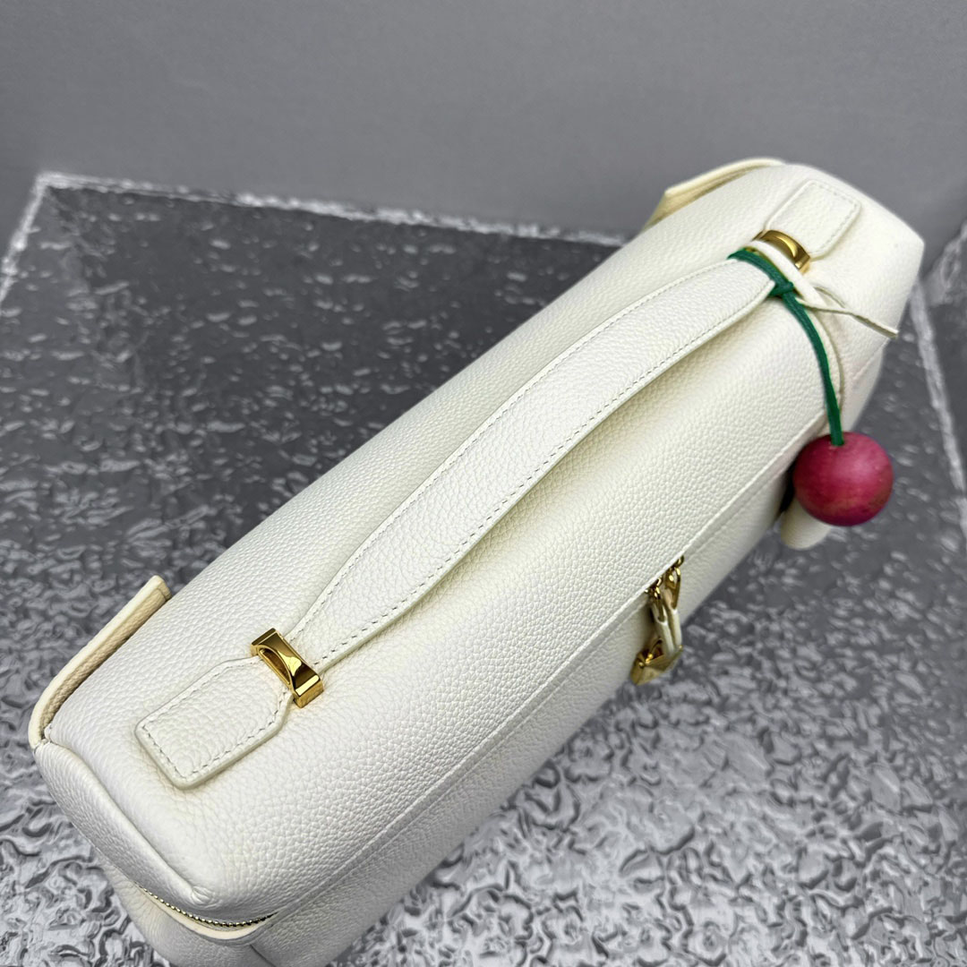 Loro Piana Extra Softy Bag L33  - DopestKickz