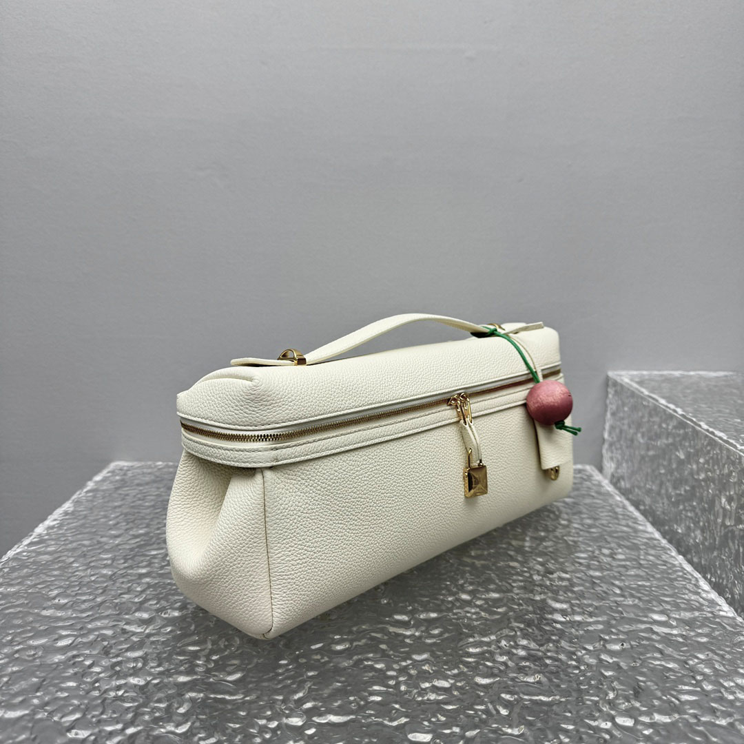 Loro Piana Extra Softy Bag L33  - DopestKickz