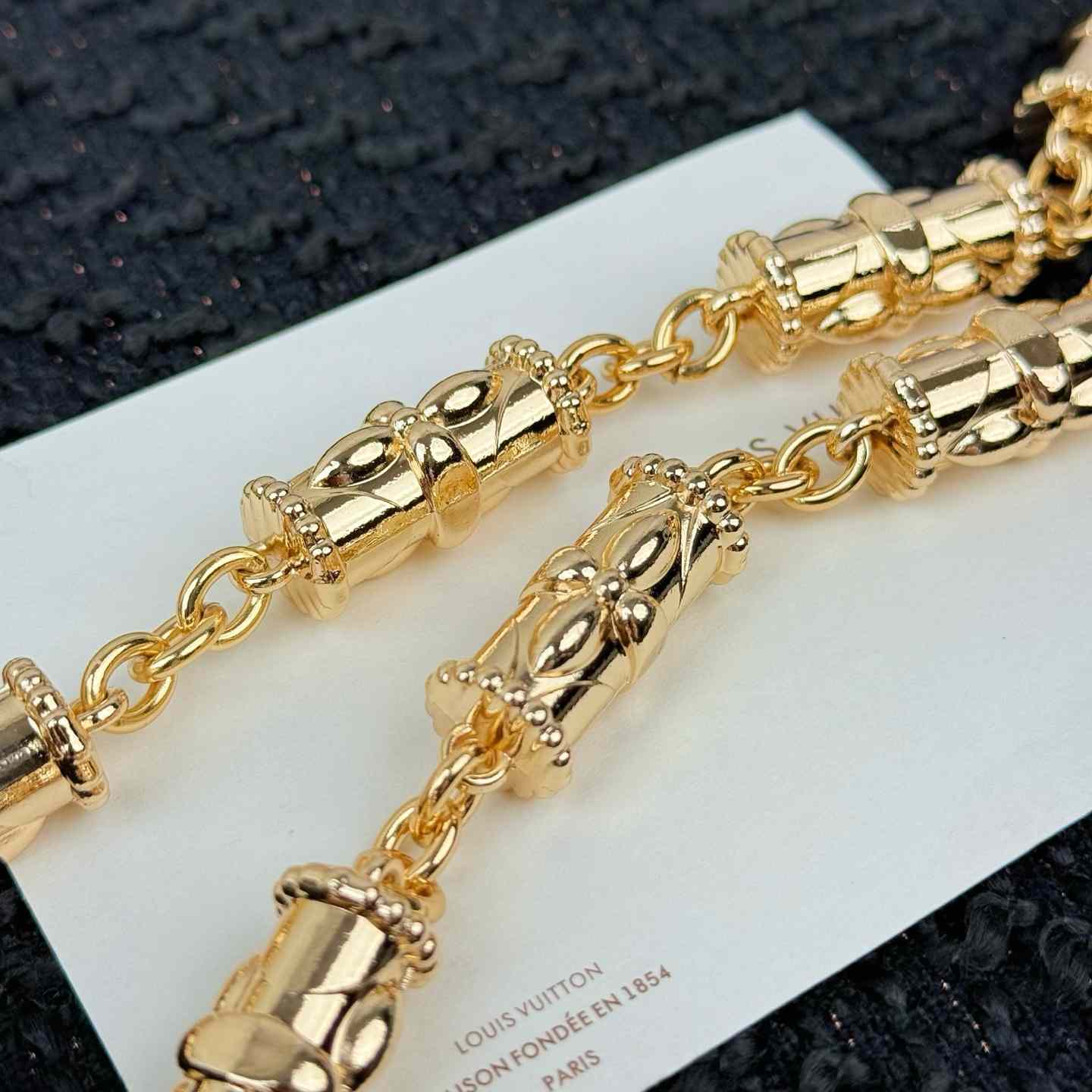 Louis Vuitton LV Flower Links Chain Belt   M03687 - DopestKickz