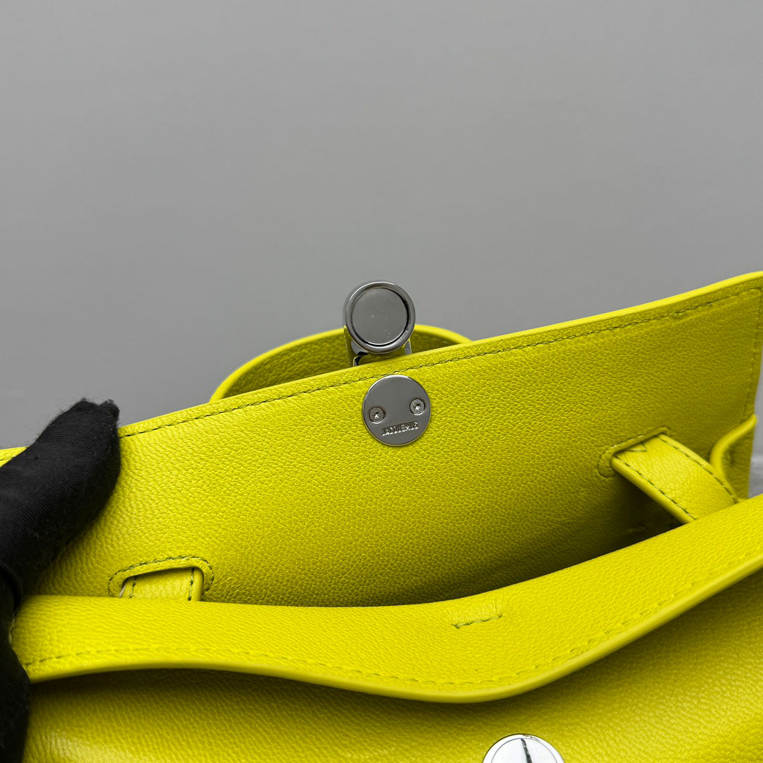 Jacquemus Small Valerie Bag - DopestKickz