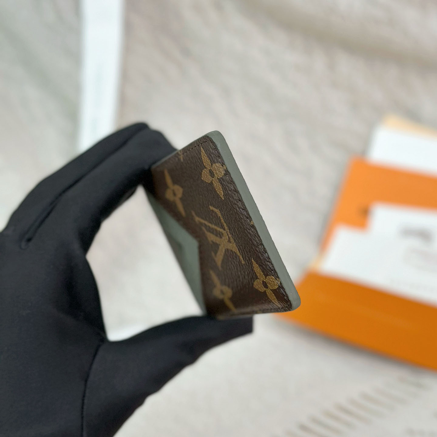 Louis Vuitton Magnetic Card Holder M25659 - DopestKickz