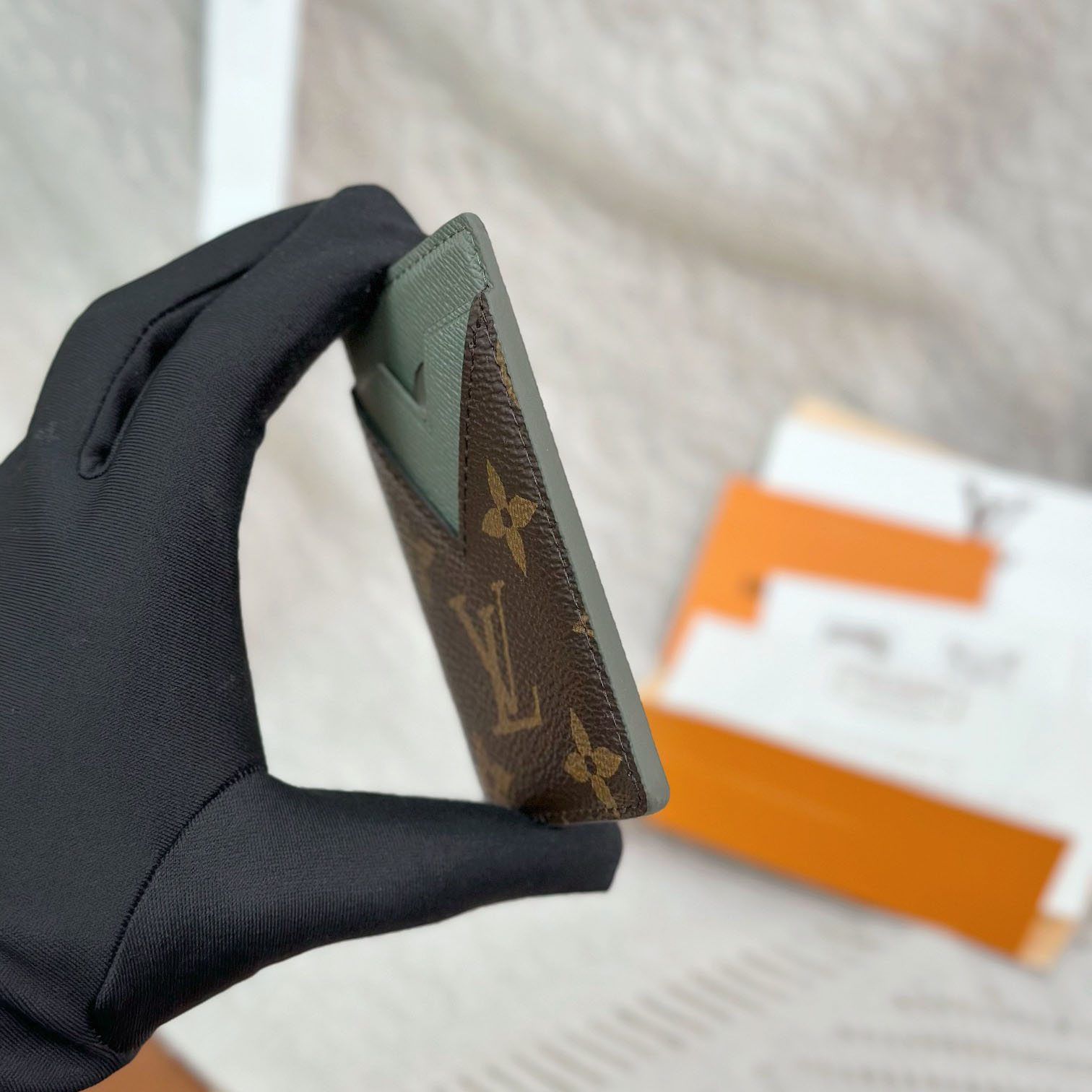 Louis Vuitton Magnetic Card Holder M25659 - DopestKickz