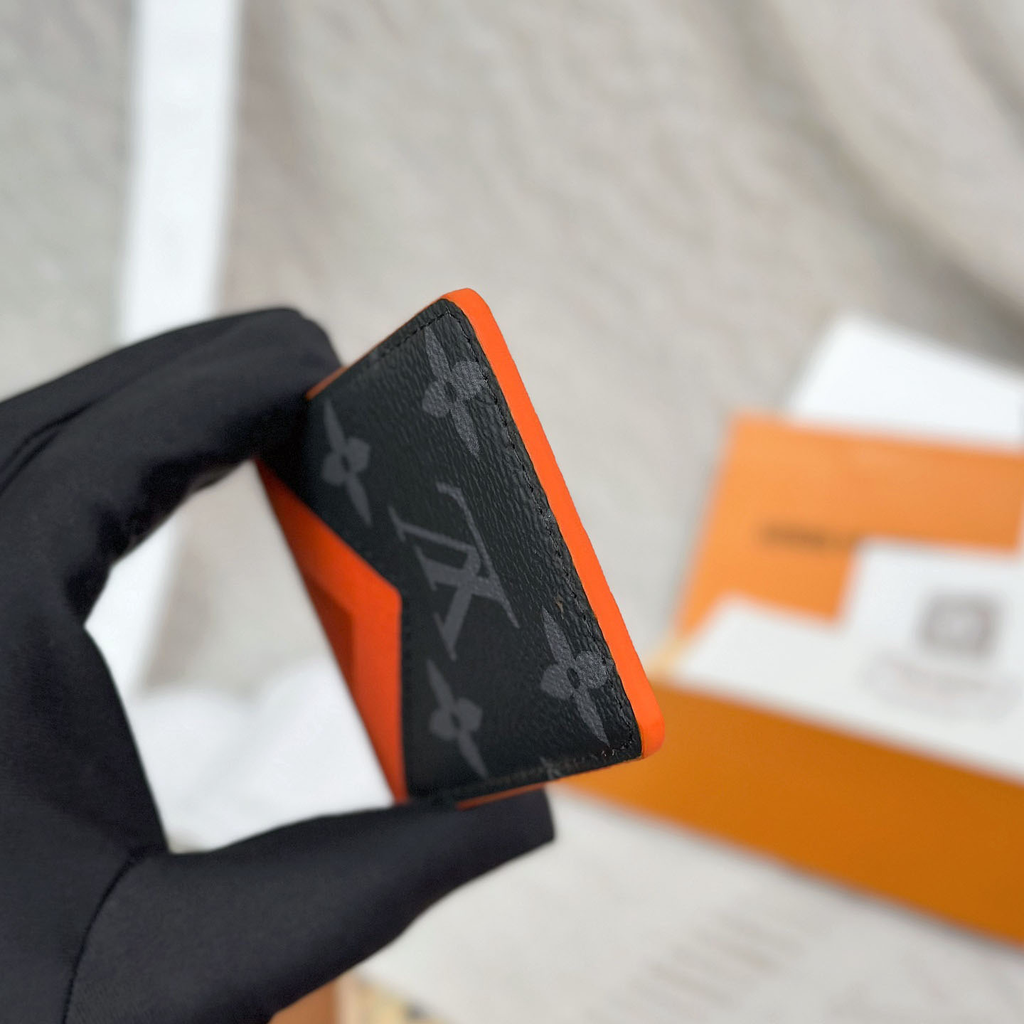 Louis Vuitton Magnetic Card Holder M26028 - DopestKickz