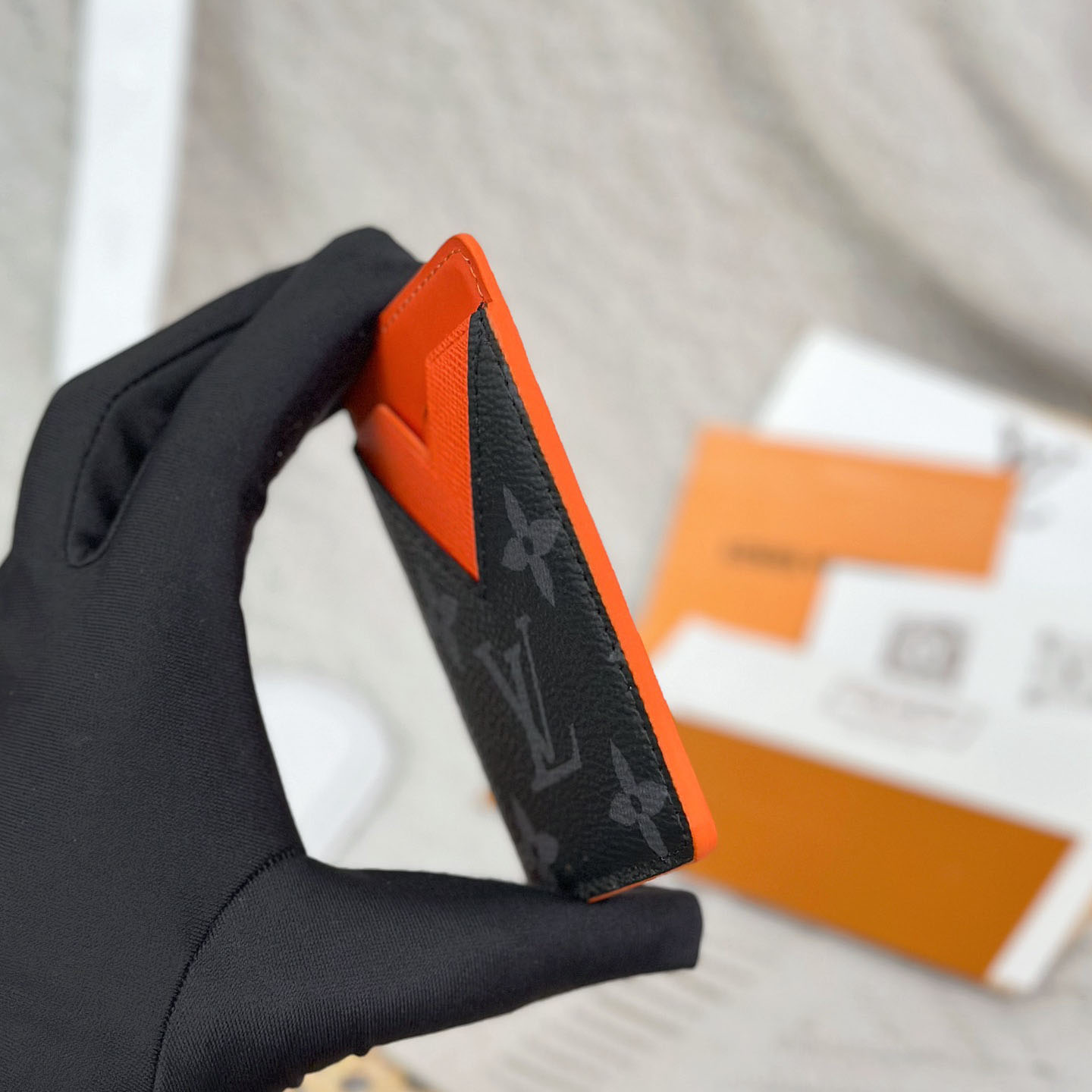 Louis Vuitton Magnetic Card Holder M26028 - DopestKickz