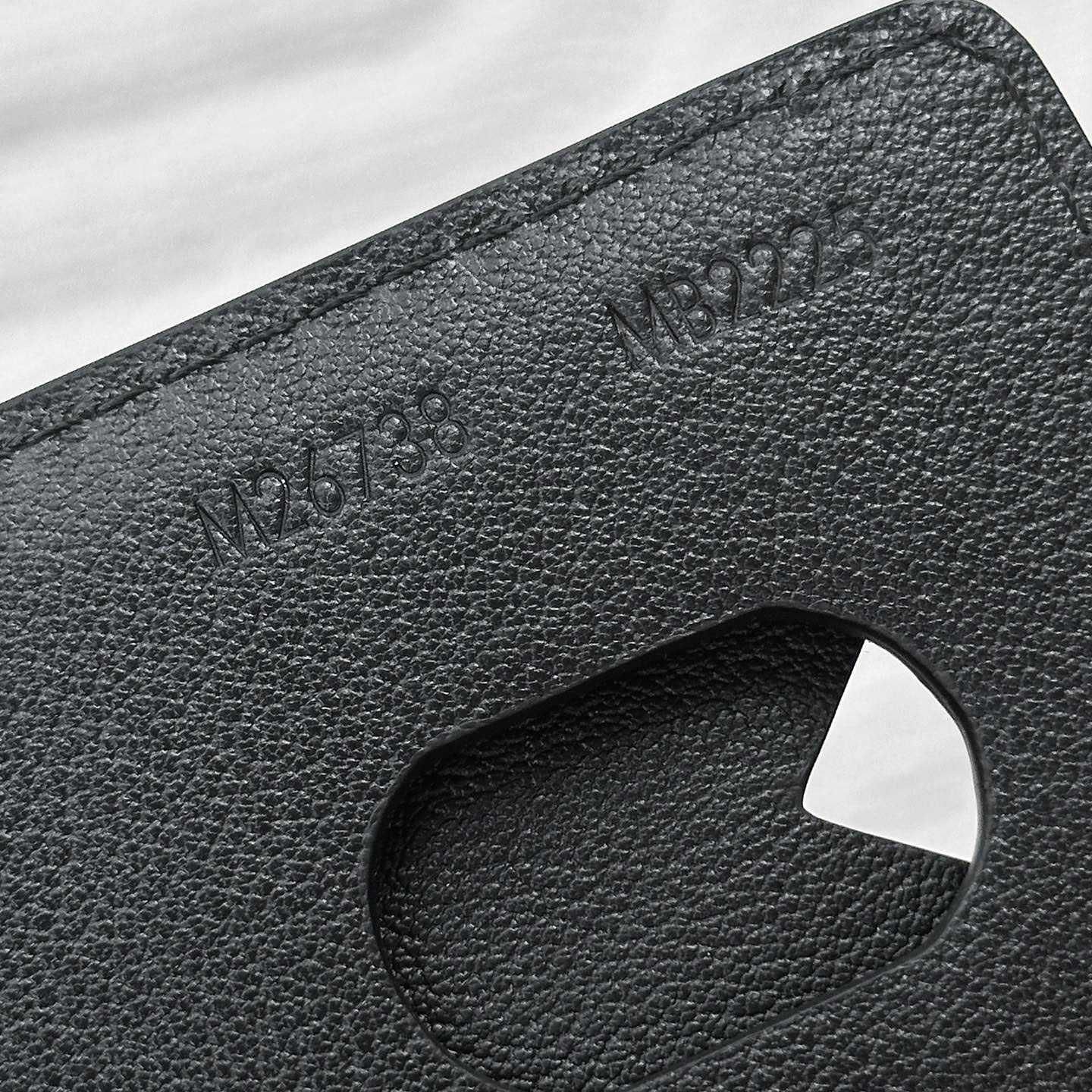 Louis Vuitton Magnetic Card Holder M26738 - DopestKickz