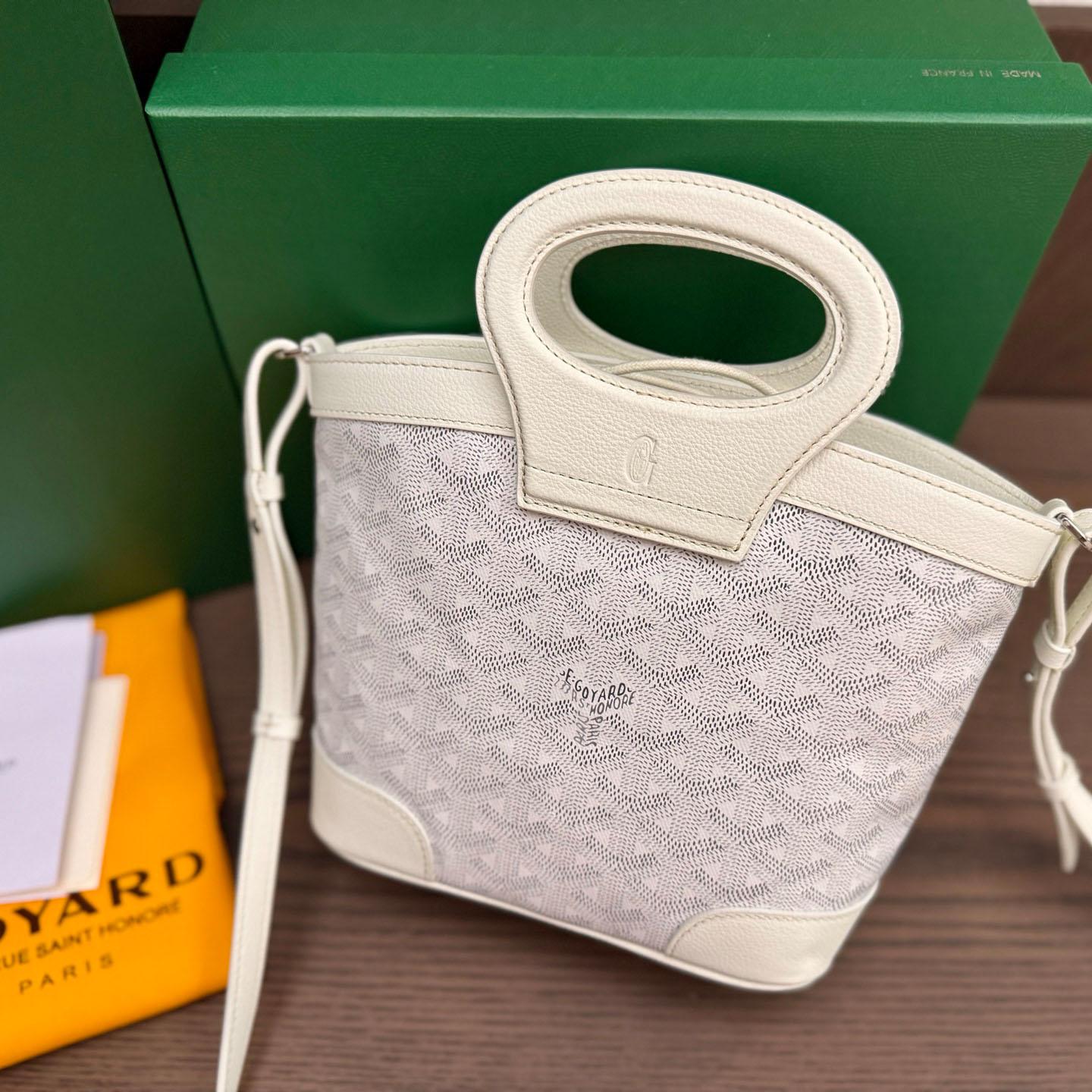 Goyard Beluga Mini Bag - DopestKickz