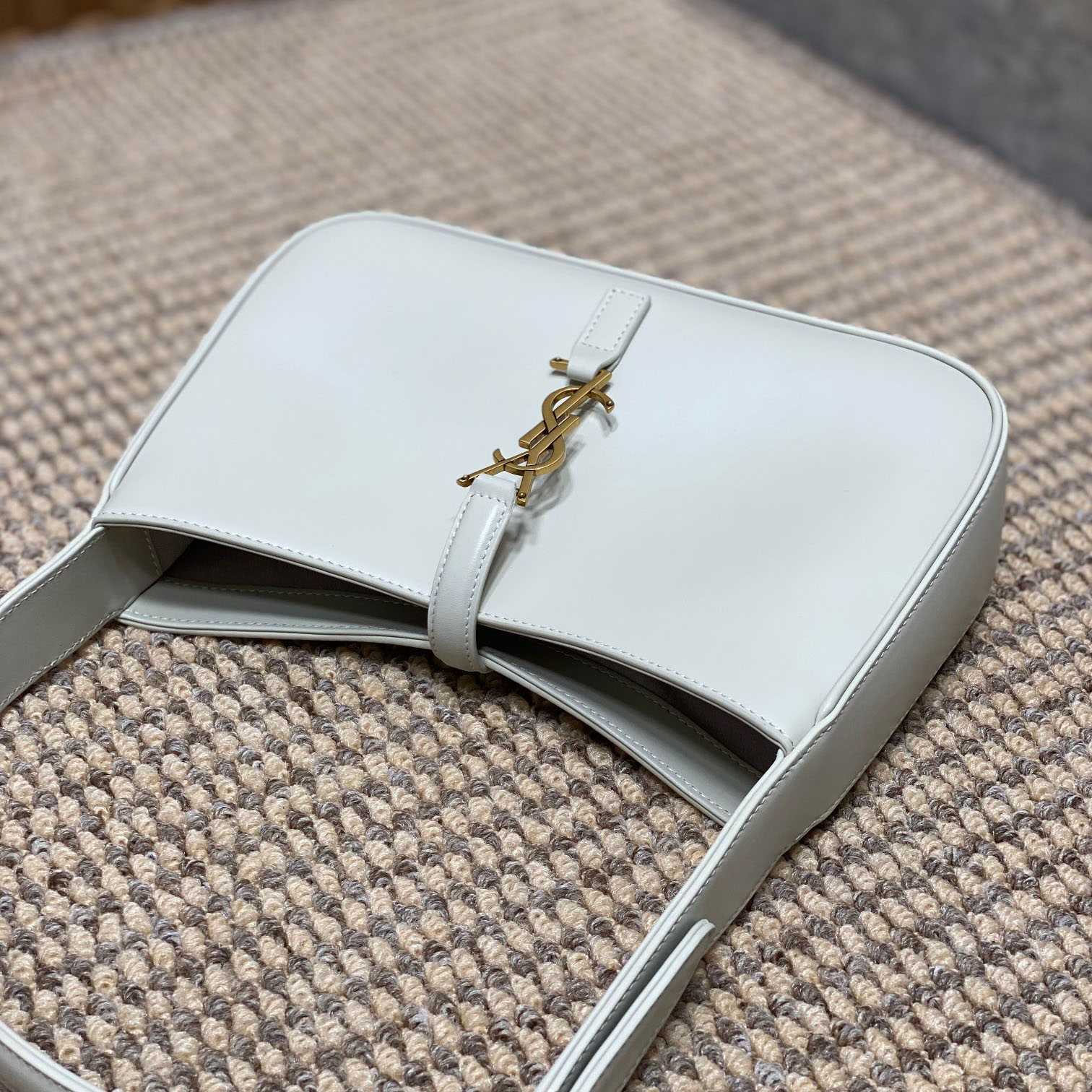 Saint Laurent Le 5 À 7 Hobo Bag 'Crema Soft' - DopestKickz