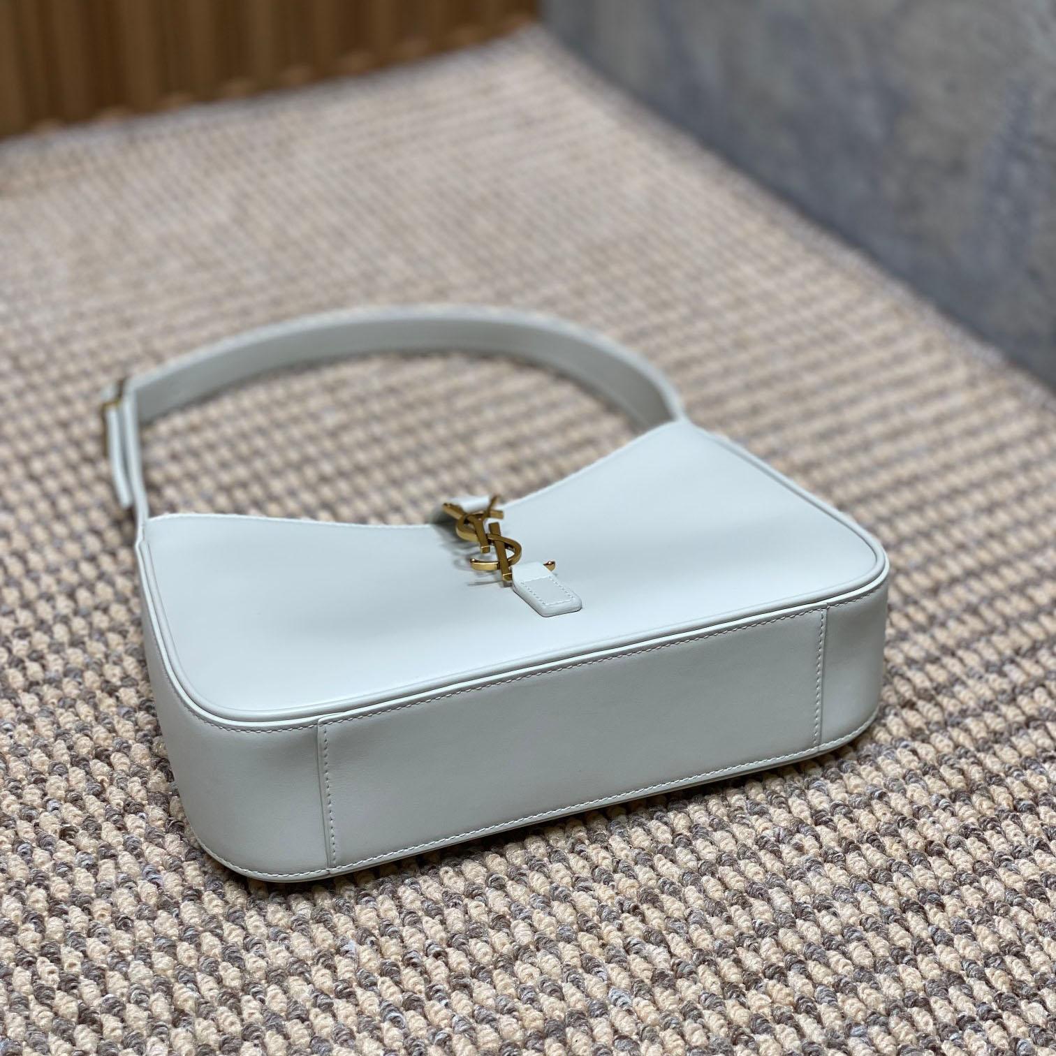 Saint Laurent Le 5 À 7 Hobo Bag 'Crema Soft' - DopestKickz