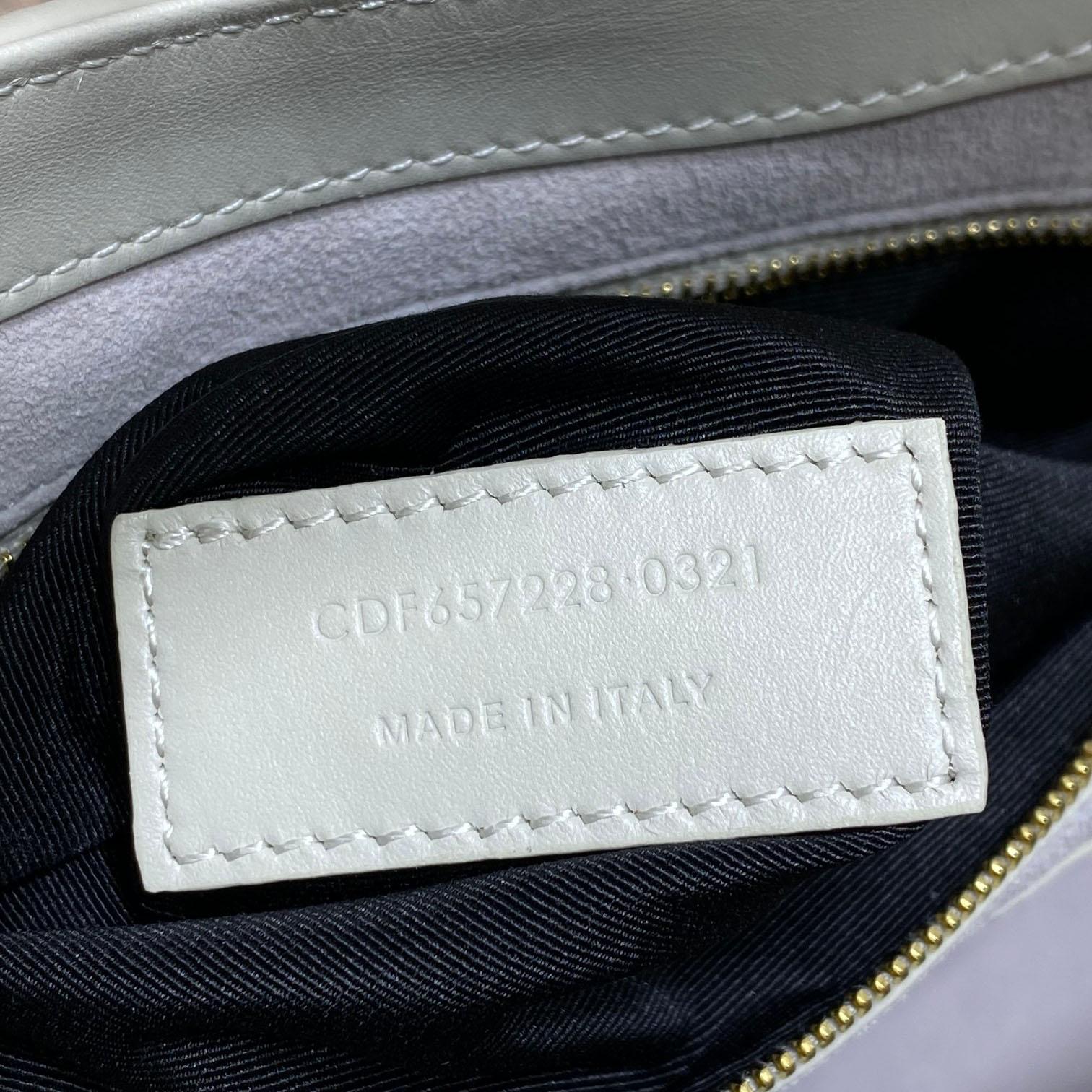 Saint Laurent Le 5 À 7 Hobo Bag 'Crema Soft' - DopestKickz