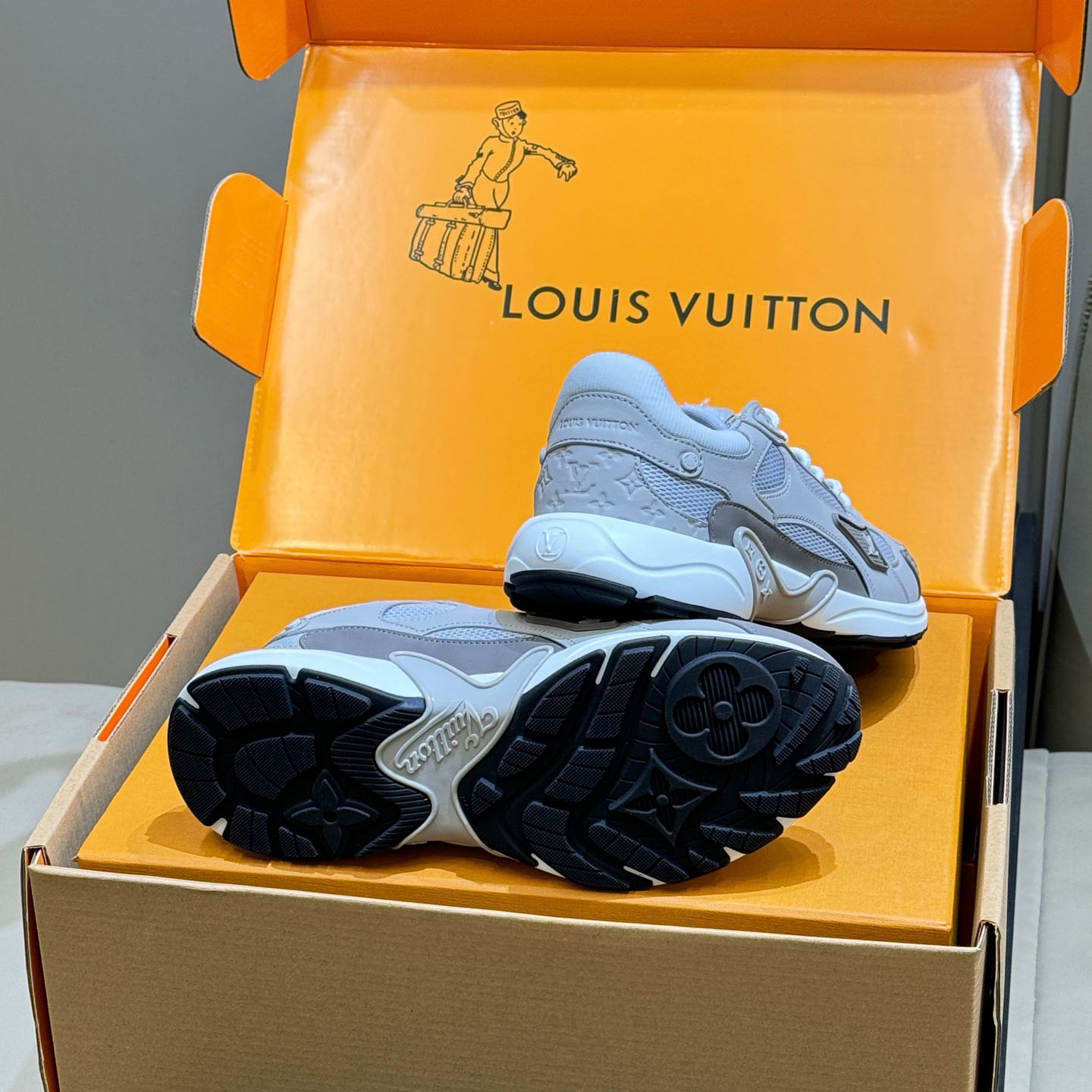 Louis Vuitton LV Olympia Sneaker 1AICQX - DopestKickz