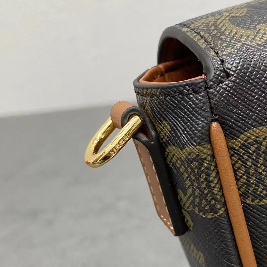 Celine FOLCO SHOULDER BAG IN Triomphe Canvas And Calfskin - DopestKickz