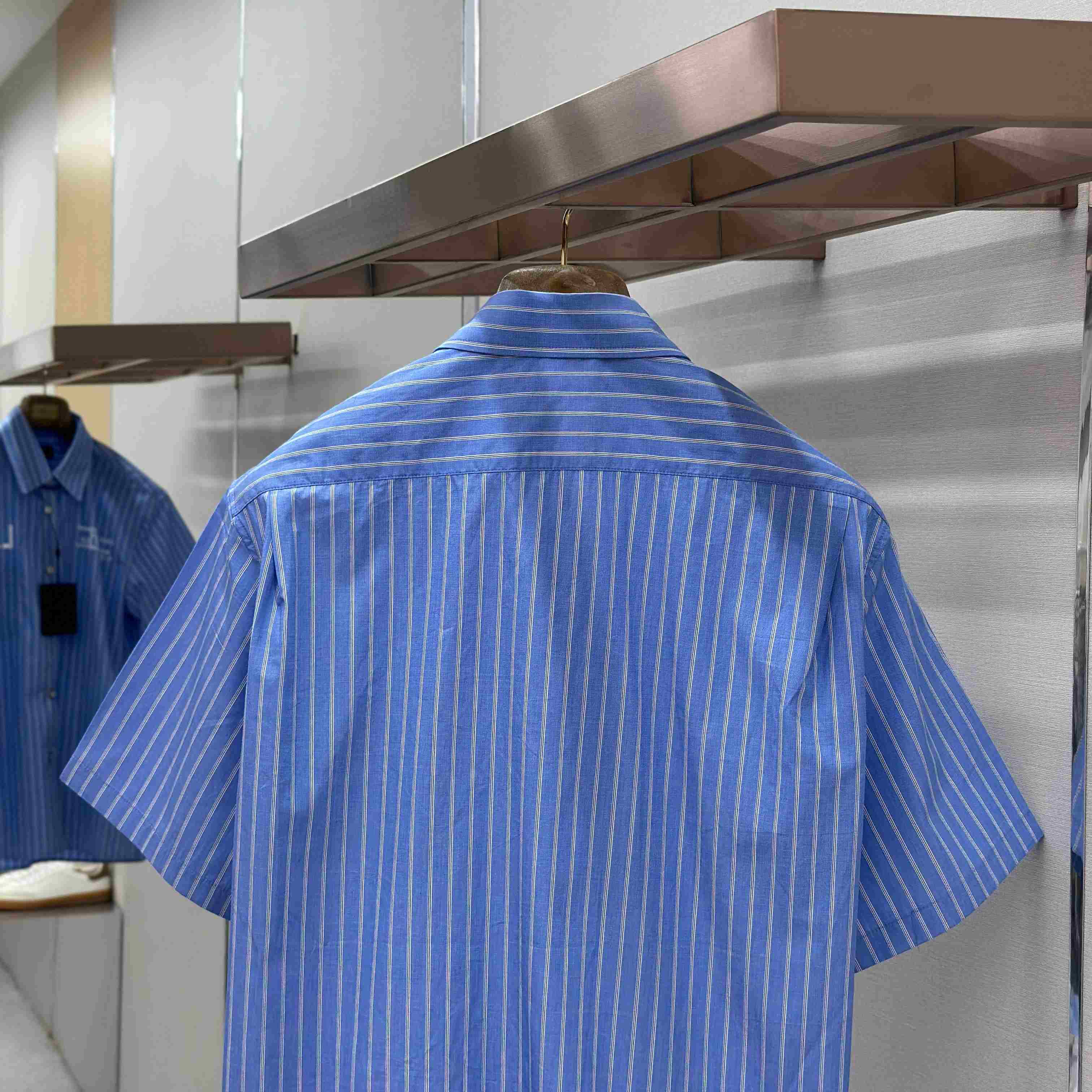 Louis Vuitton Short-Sleeved Shirt 1AJURK - DopestKickz