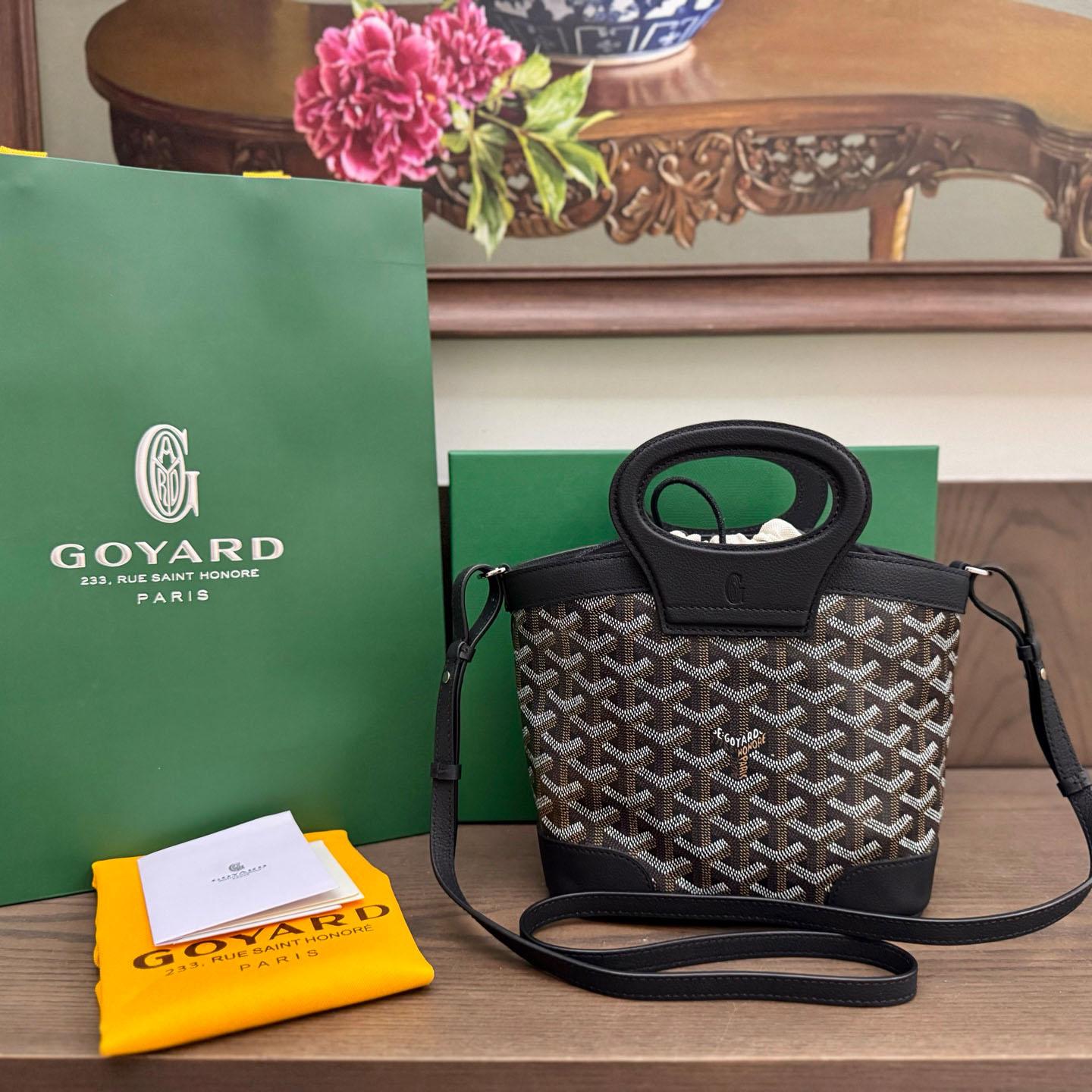 Goyard Beluga Mini Bag - DopestKickz