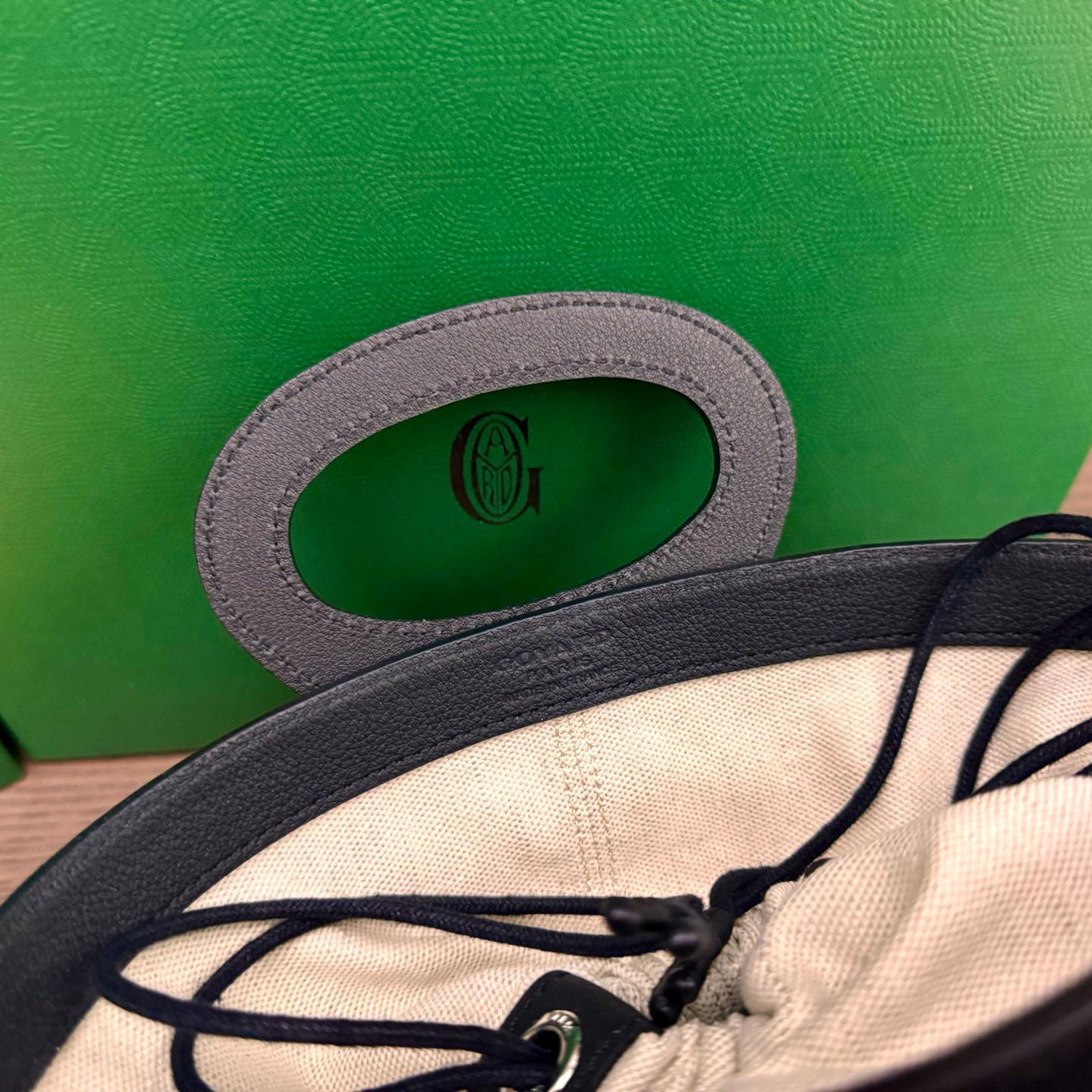 Goyard Beluga Mini Bag - DopestKickz