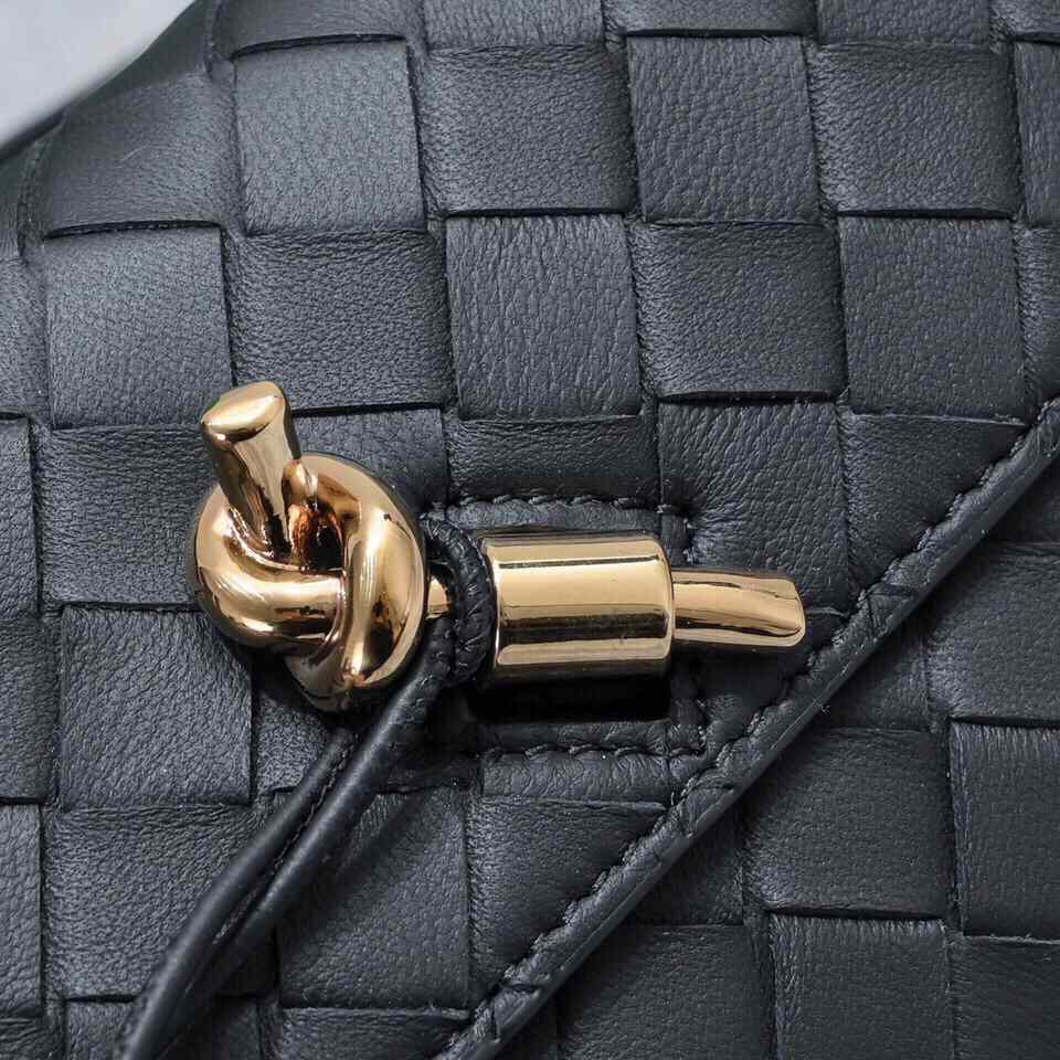 Bottega Veneta Andiamo Clutch 31*13*3cm - DopestKickz