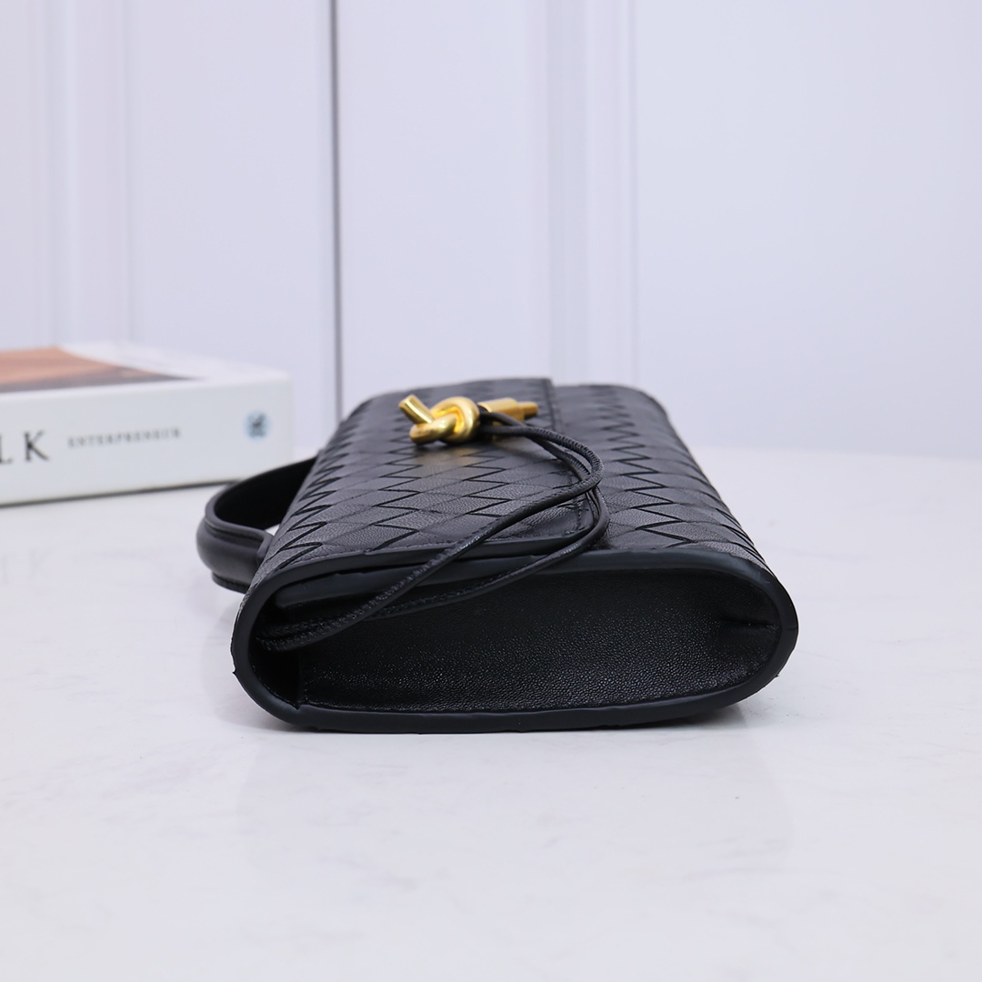 Bottega Veneta Andiamo Clutch 31*13*3cm - DopestKickz
